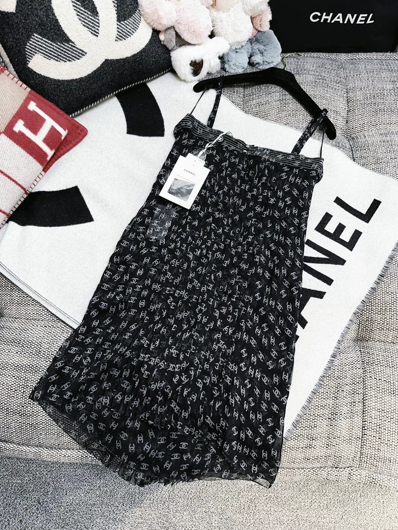 Other Chanel 20p spring and summer preview full logo black and w Size XS / US 0-2 / IT 36-38 - 2 Thumbnail