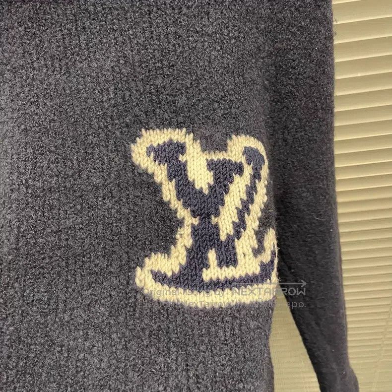 Louis Vuitton Louis Vuitton Dark blue teddy wool sweater Size US XL / EU 56 / 4 - 4 Thumbnail