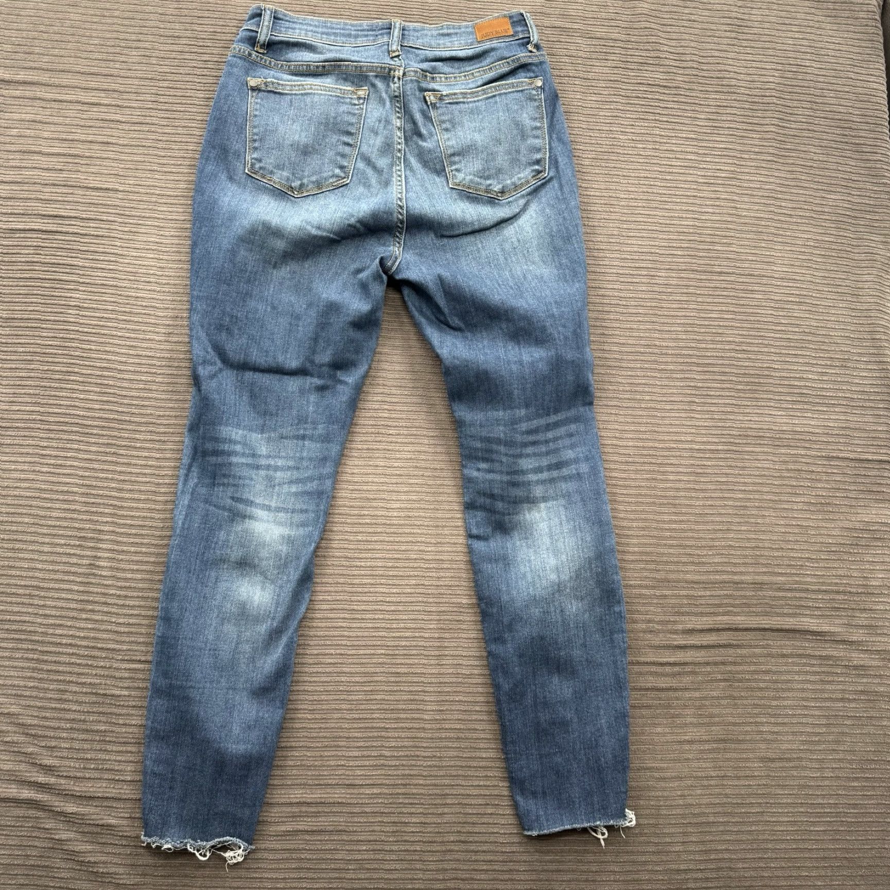 Vintage Judy Blue Jeans Women 28 Blue Cotton Denim Mid Rise Distressed Skinny Fit Casual Style 28 in Inseam 27 Short Bow Zipper Button Logo Vintage? No Size 28" / US 6 / IT 42 - 2 Thumbnail