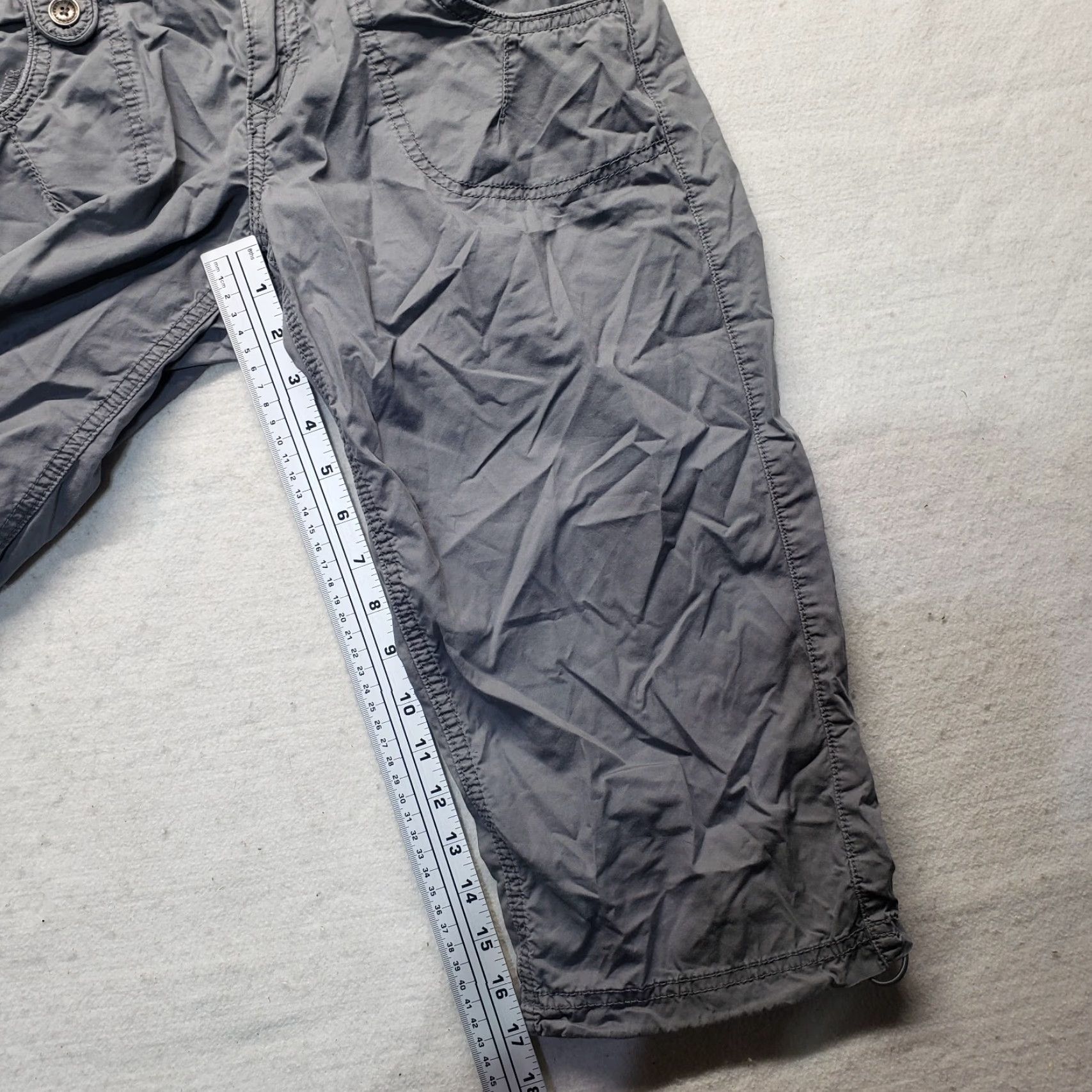 Vintage Maurices Weekender Crop Pants Gray Light Weight Pull On S Women Adult Regular Elastic Waist Pockets Flat Front Highly Comfortable Casual Travel 90s? Size 28" / US 6 / IT 42 - 6 Thumbnail