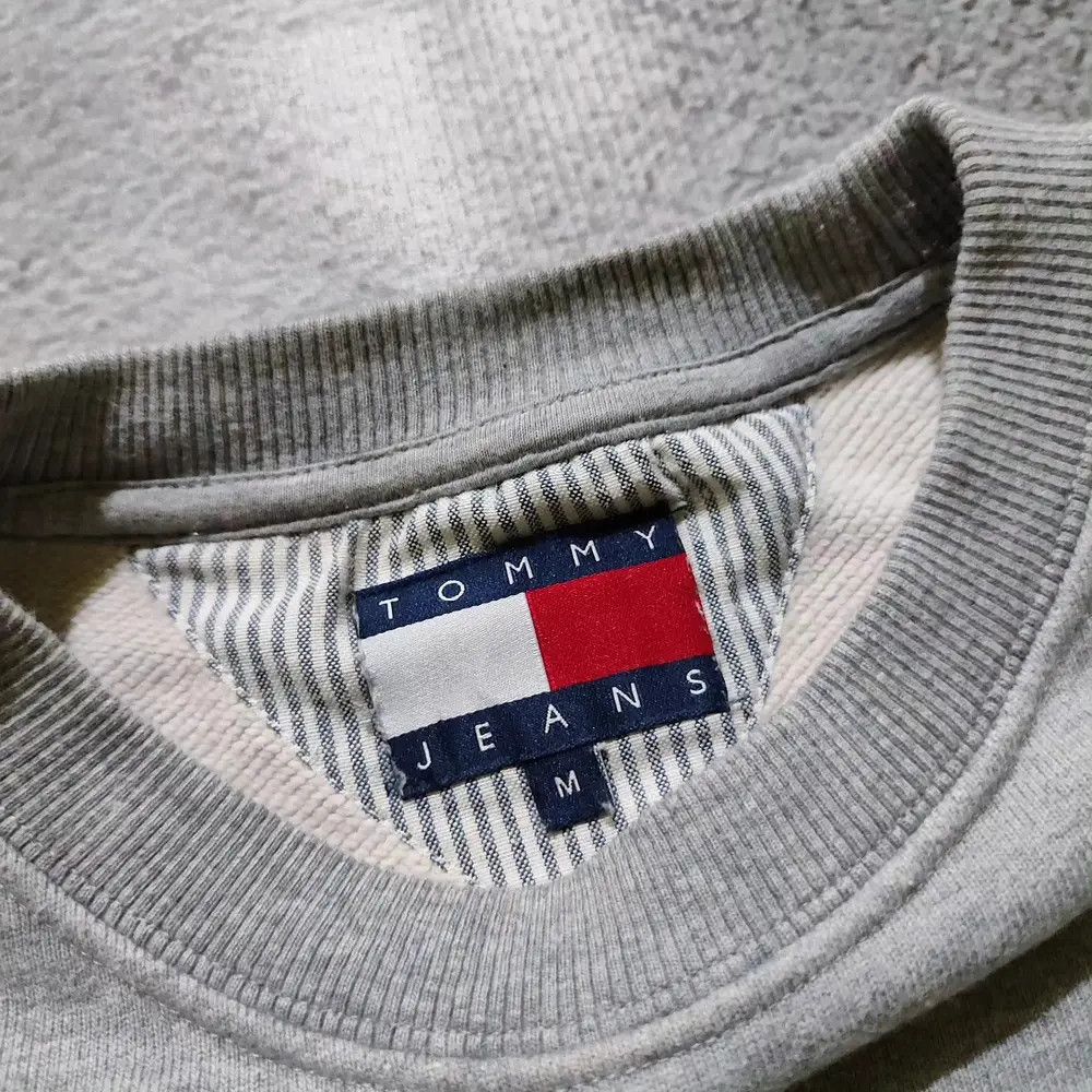Tommy Hilfiger × Vintage Vintage Y2k Tommy Hilfiger Big Logo Sweatshirt Size US M / EU 48-50 / 2 - 3 Thumbnail