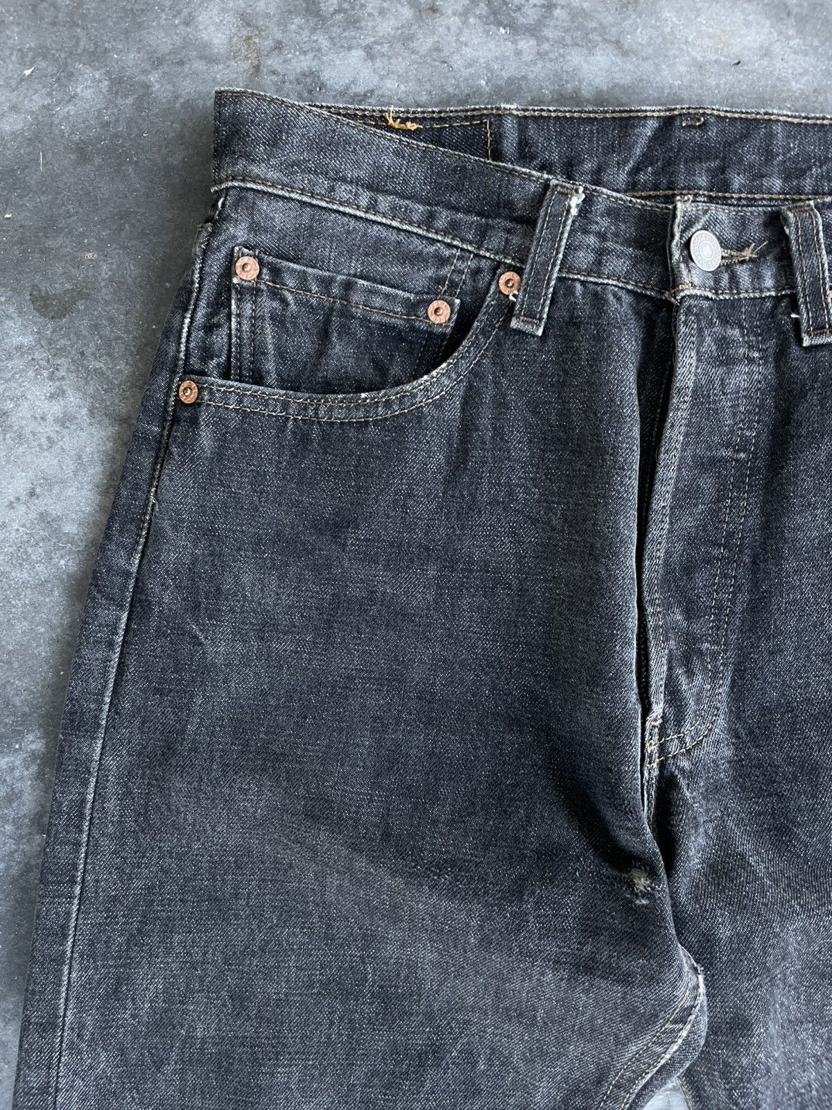 Levi's × Vintage VTG 90s Levi's 501 Superblack (Dark Grey) #553 Size US 31 - 2 Thumbnail