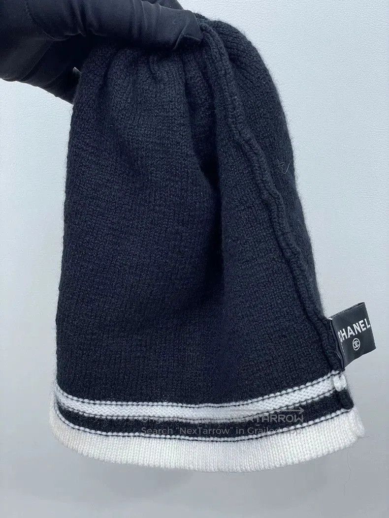 Chanel CHANEL 22B Black and White Knit Beanie. Size ONE SIZE - 6 Thumbnail
