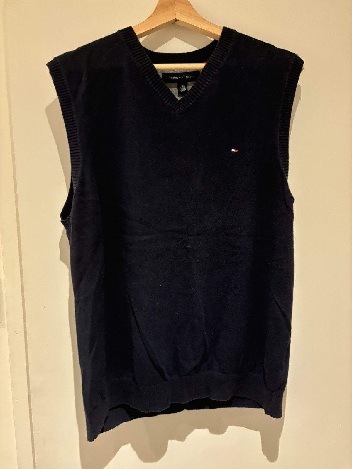 Tommy Hilfiger × Vintage navy sleeveless knit sweater Size US L / EU 52-54 / 3 - 1 Preview
