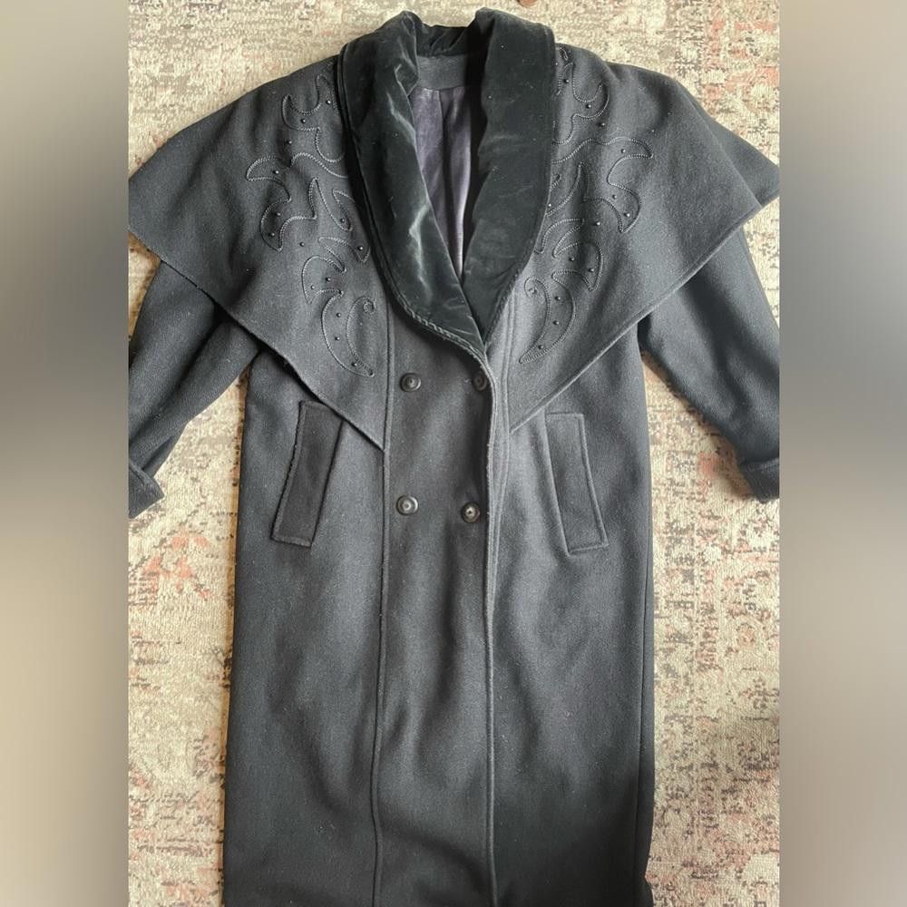 Designer Black vintage wool caban coat with big beaded collar. Size S / US 4 / IT 40 - 2 Thumbnail