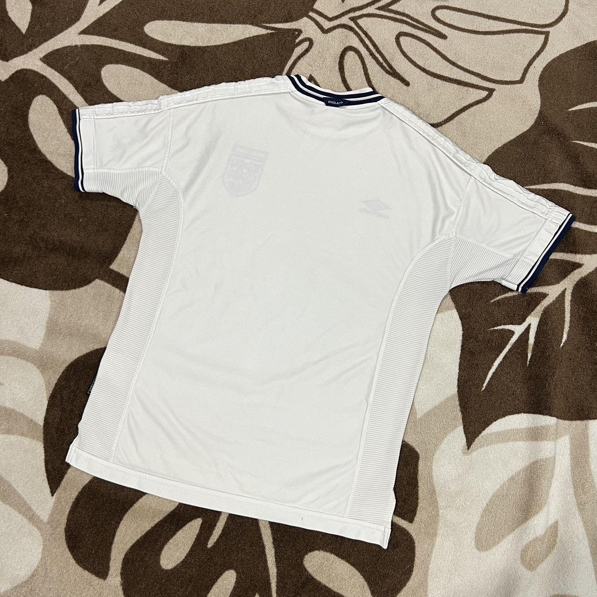 Umbro 2000-01 ENGLAND Home jersey Size US L / EU 52-54 / 3 - 8 Thumbnail