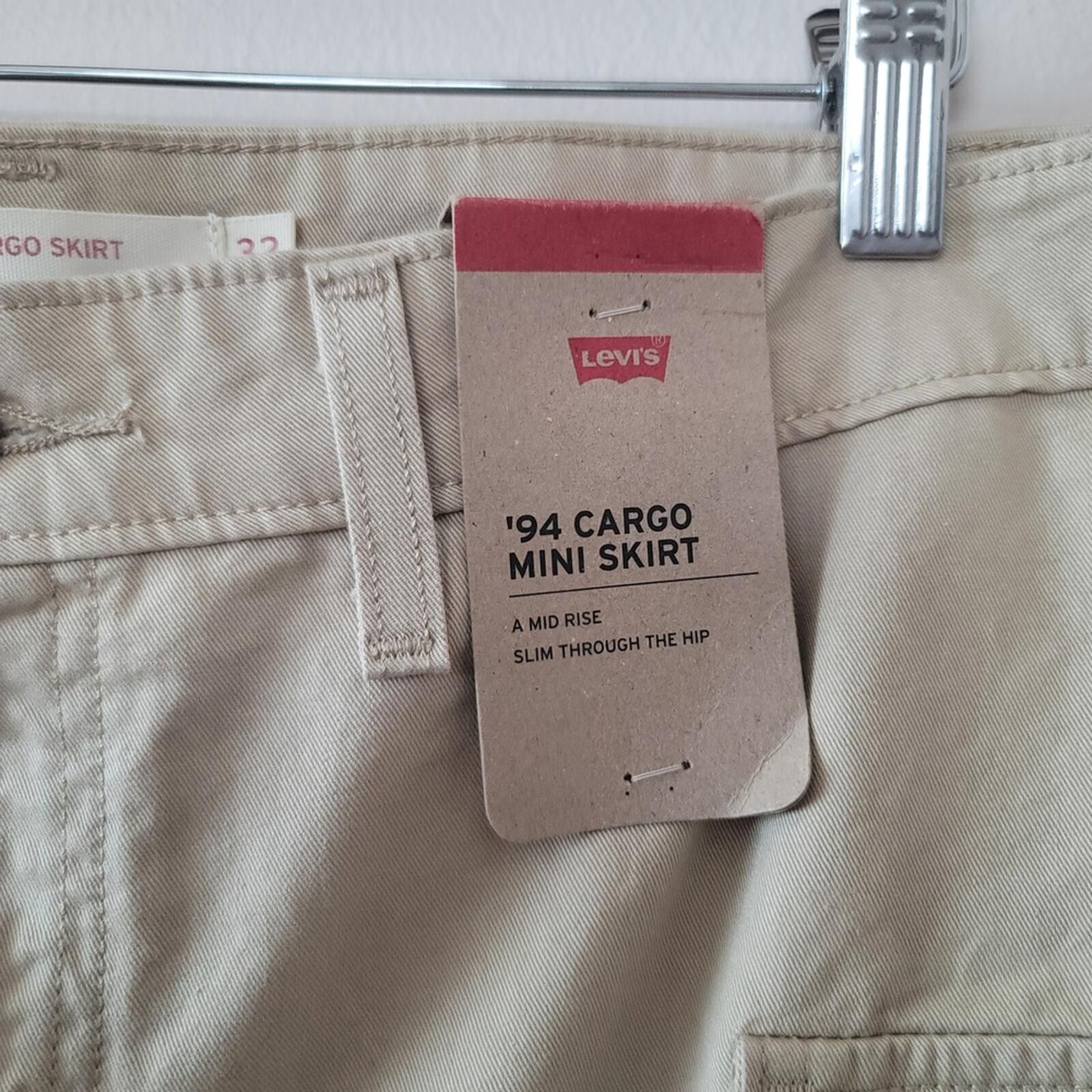 Levi's Levi’s '94 Cargo Mini Skirt in Safari Tan Sz 32 New Cotton Size 40" / US 18 - 6 Thumbnail