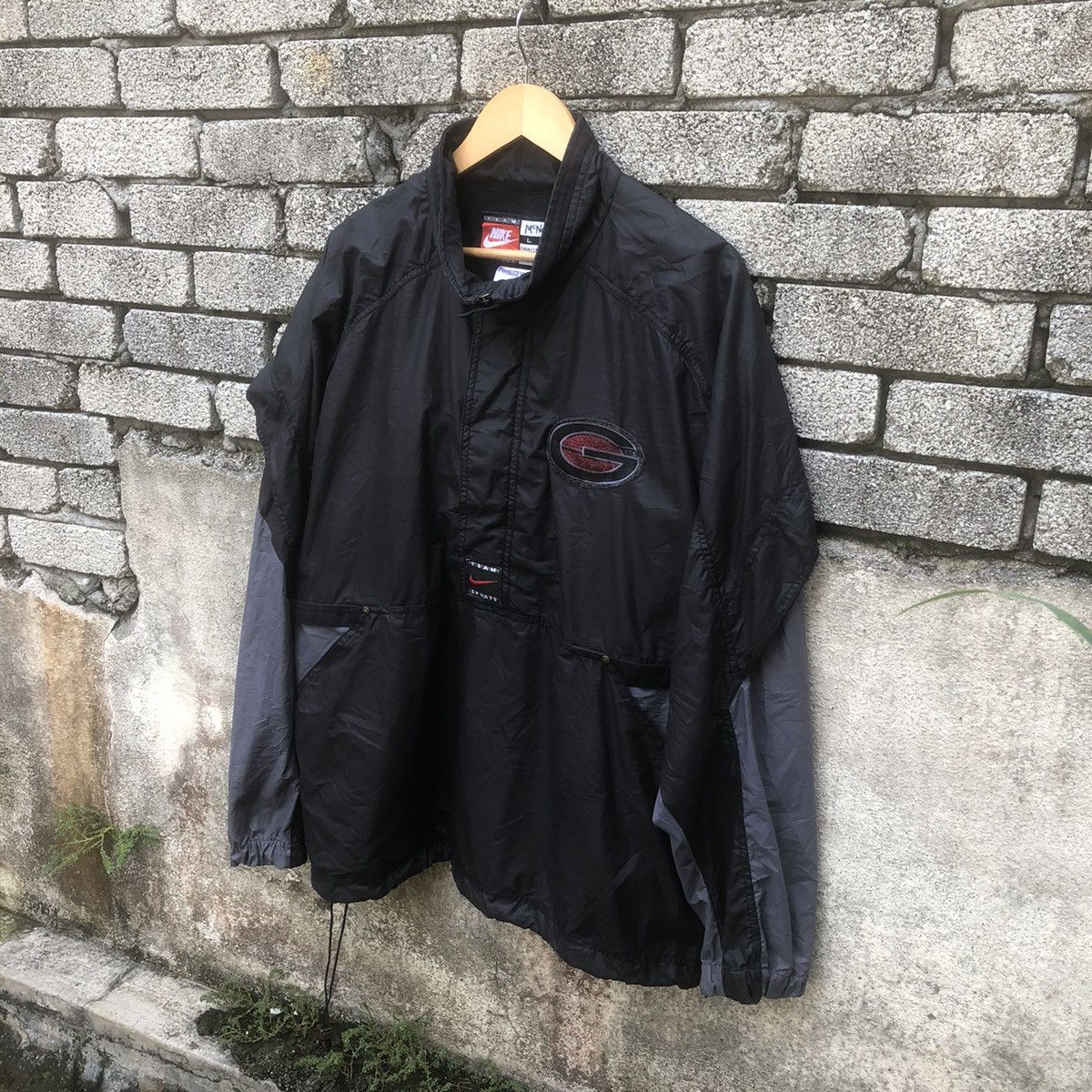 Nike × Vintage Vintage 90s Nike Team Anorak Georgia Bulldogs Size US L / EU 52-54 / 3 - 9 Thumbnail