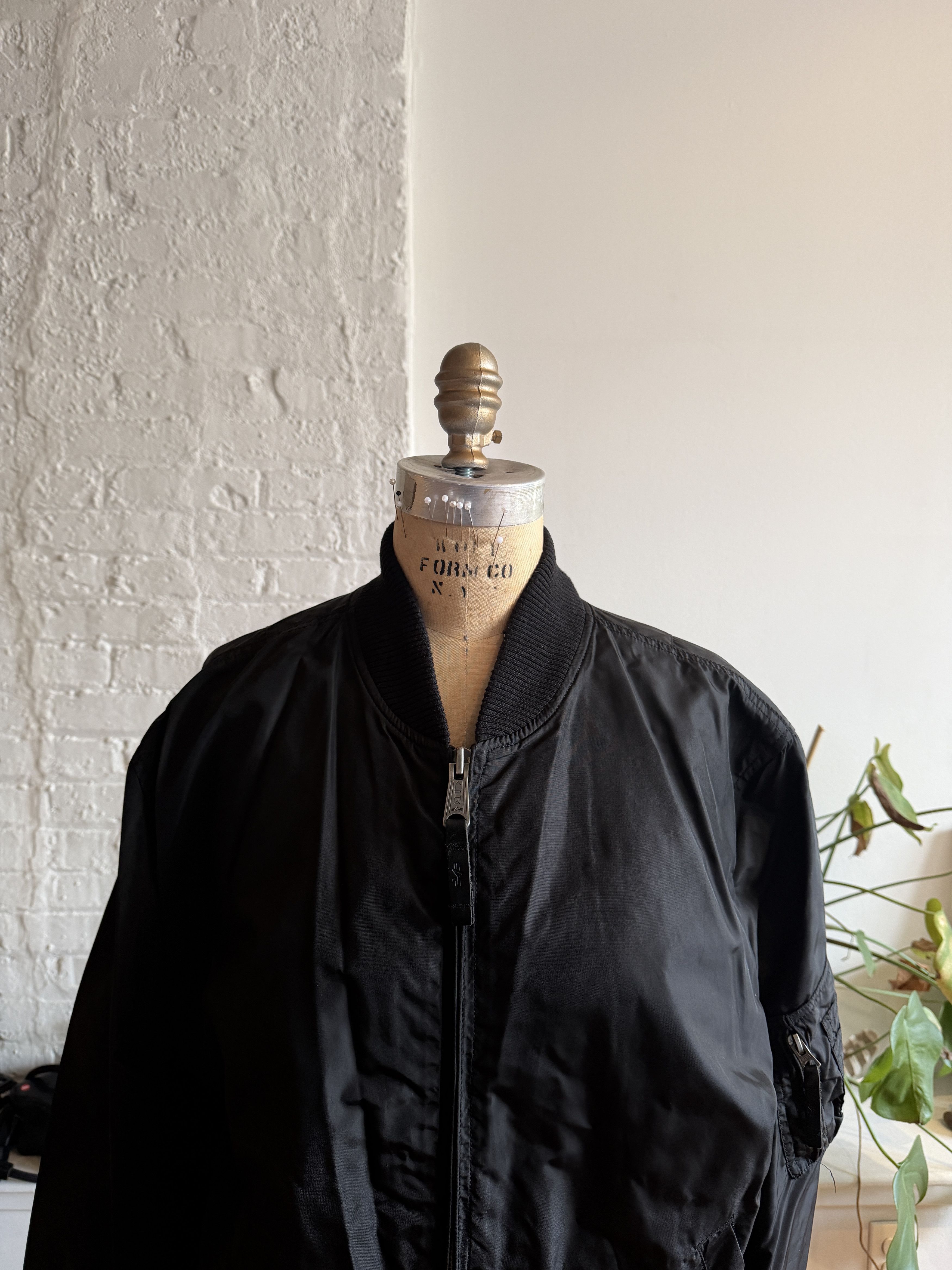 Alpha Industries Black Bomber Slim Fit Size US XL / EU 56 / 4 - 3 Thumbnail
