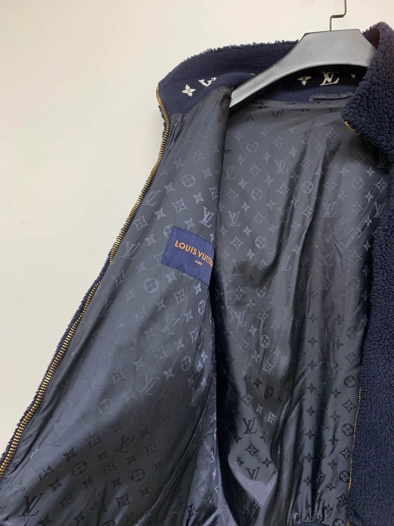 Louis Vuitton Louis Vuitton Dark blue teddy fleece jacket Size US XL / EU 56 / 4 - 6 Thumbnail