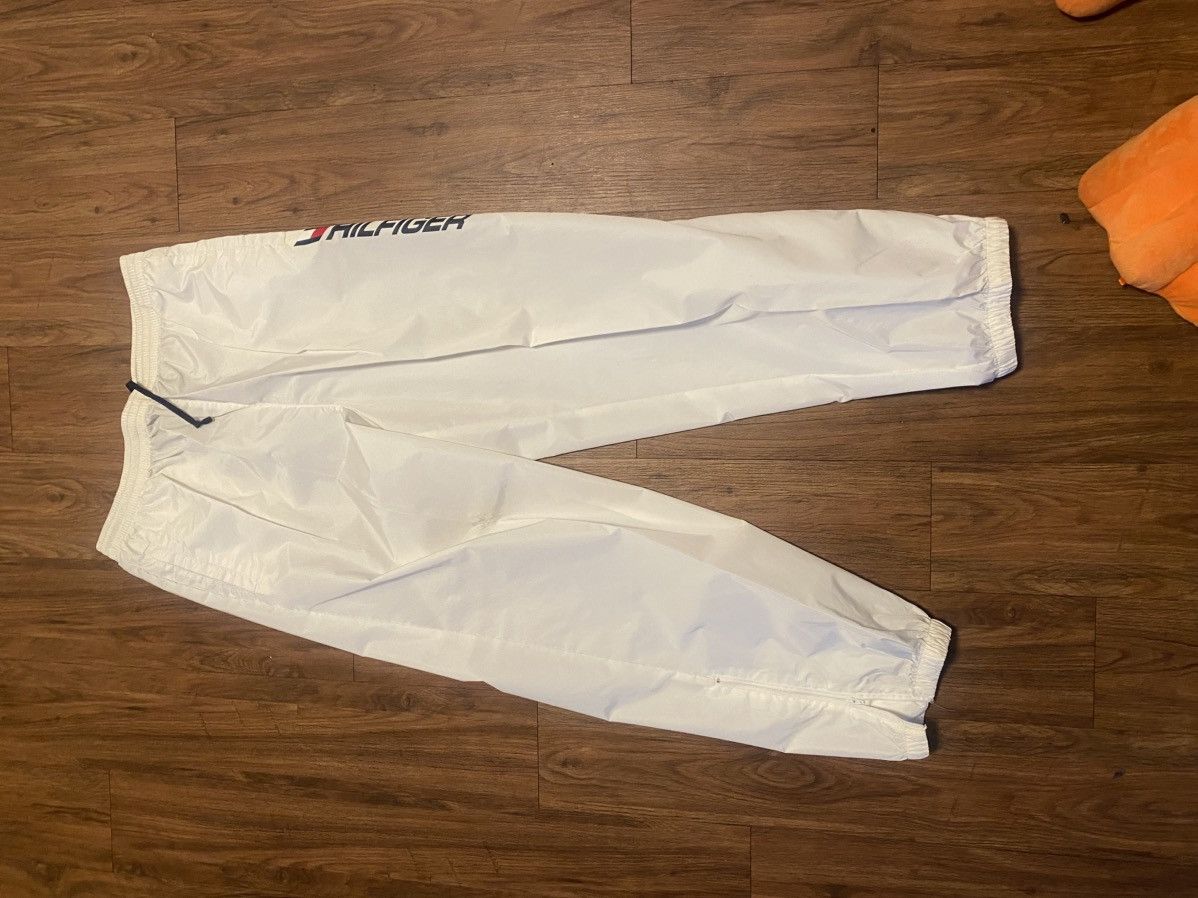 Tommy Hilfiger Tommy Hilfiger Jogger Sweatpants Set Size US 34 / EU 50 - 1 Thumbnail