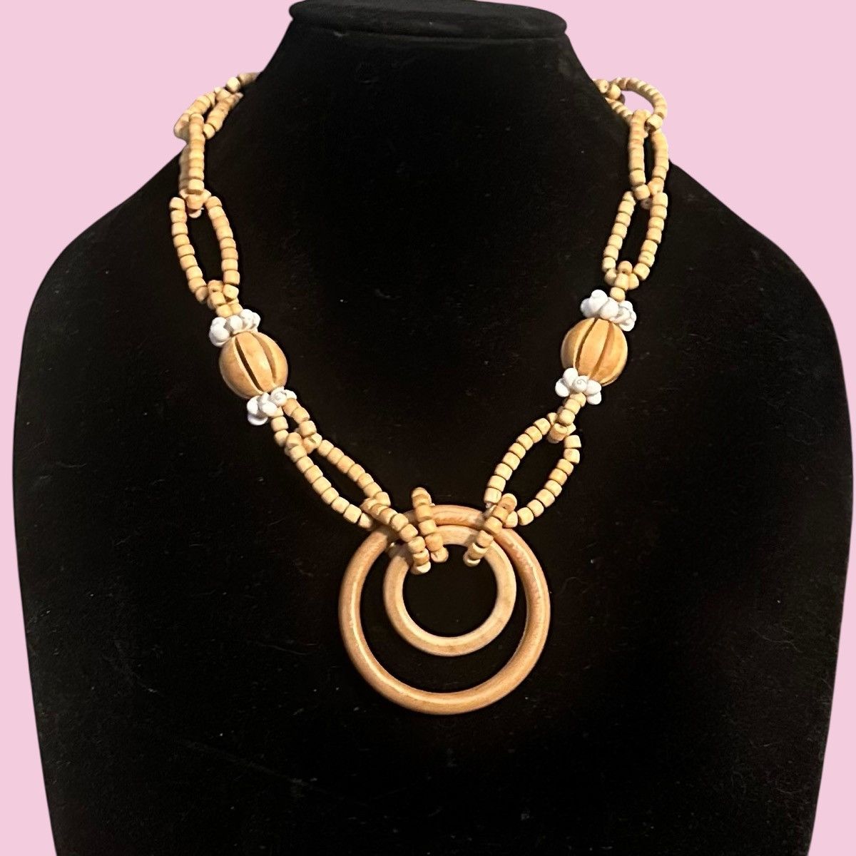 Other Chunky wooden bead and shells circle link necklace Size ONE SIZE - 1 Thumbnail