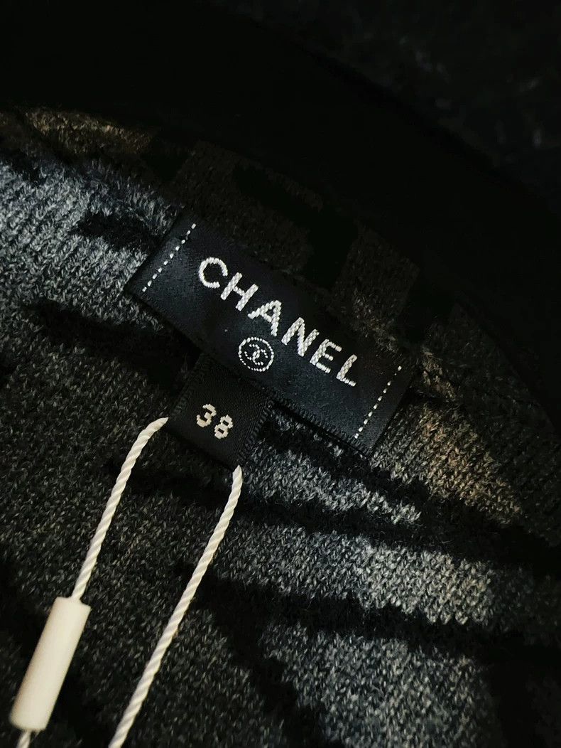 Chanel Chanel 21N Ski Series Coco neige Black Gray Letter Hooded Size XS / US 0-2 / IT 36-38 - 5 Thumbnail