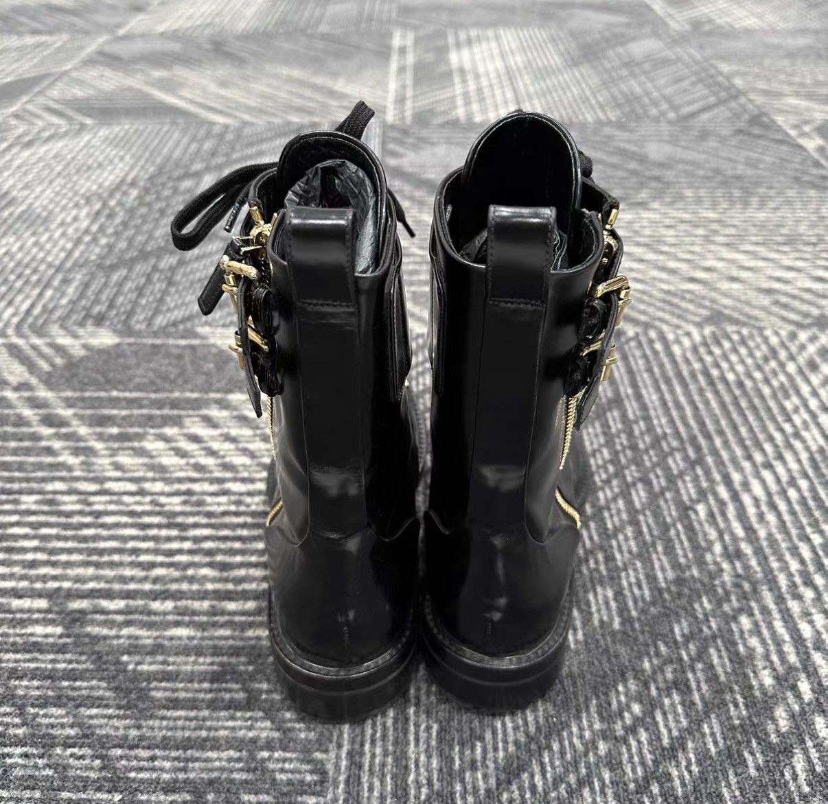 Louis Vuitton Louis Vuitton Leather Martin Boots J42 Size US 7.5 / IT 37.5 - 3 Thumbnail