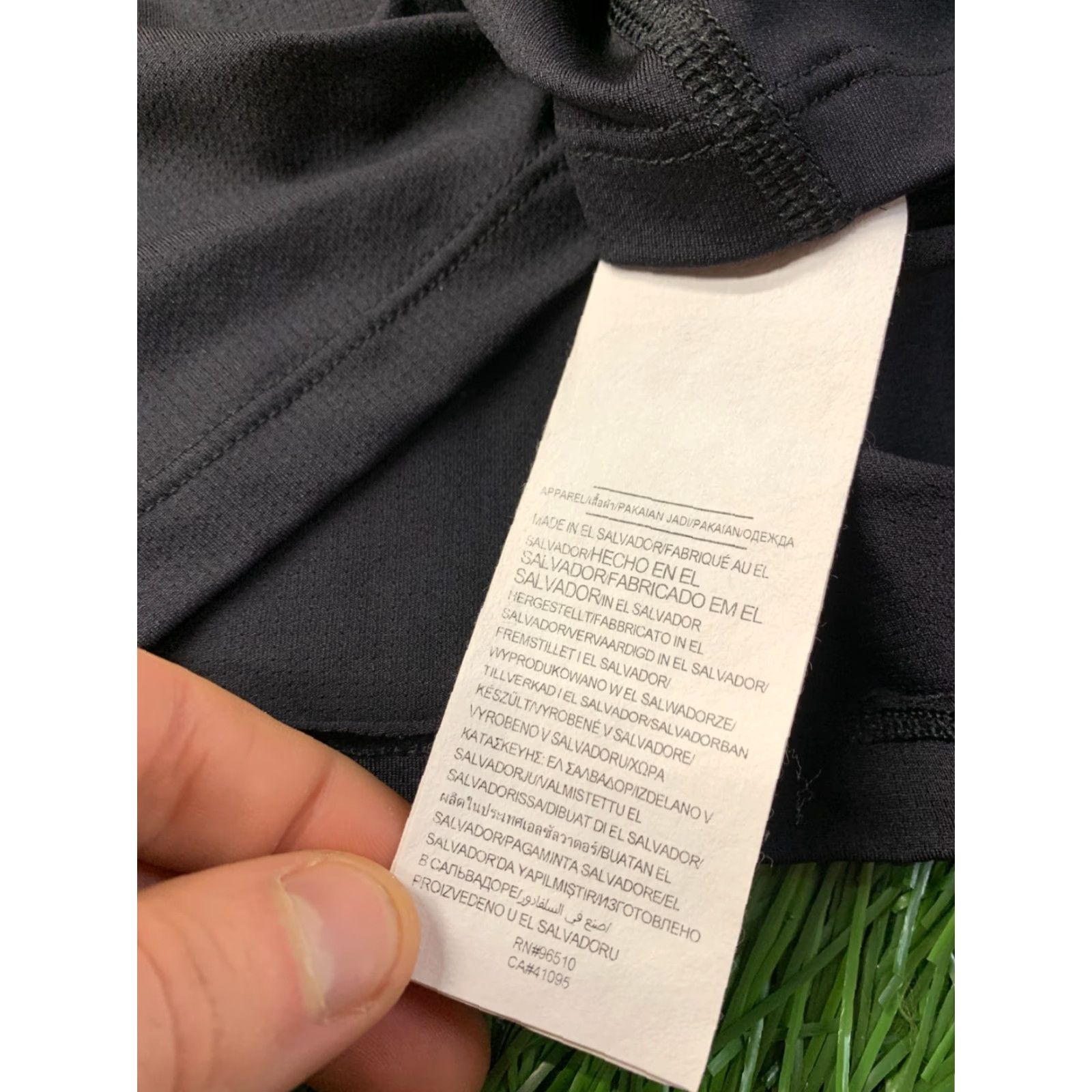 Under Armour UNDER ARMOUR HEATGEAR Vest Shirt 2023 MEN Training SIZE M Black Core Layer Sleeveless Logo On Back Size US M / EU 48-50 / 2 - 7 Thumbnail