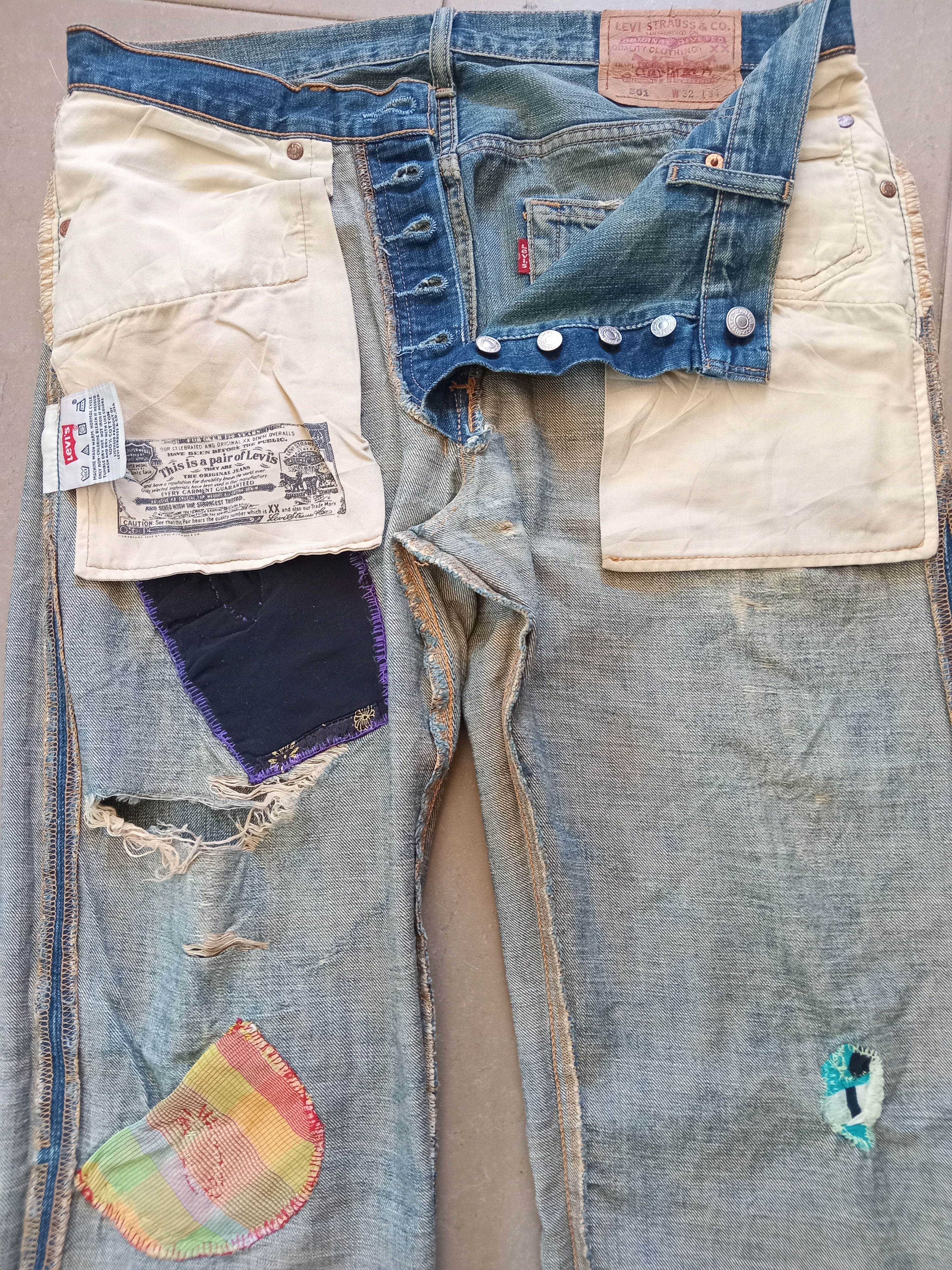 Levi's × Vintage Vintage Levi's 501 Distressed Jeans Size US 33 - 14 Thumbnail