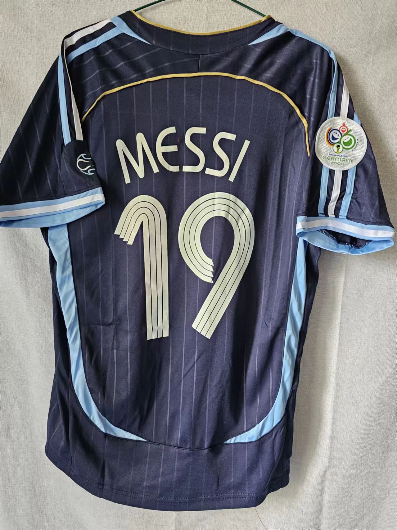Other 2006 Argentina #19 Messi Jersey Away Size US M / EU 48-50 / 2 - 1 Thumbnail