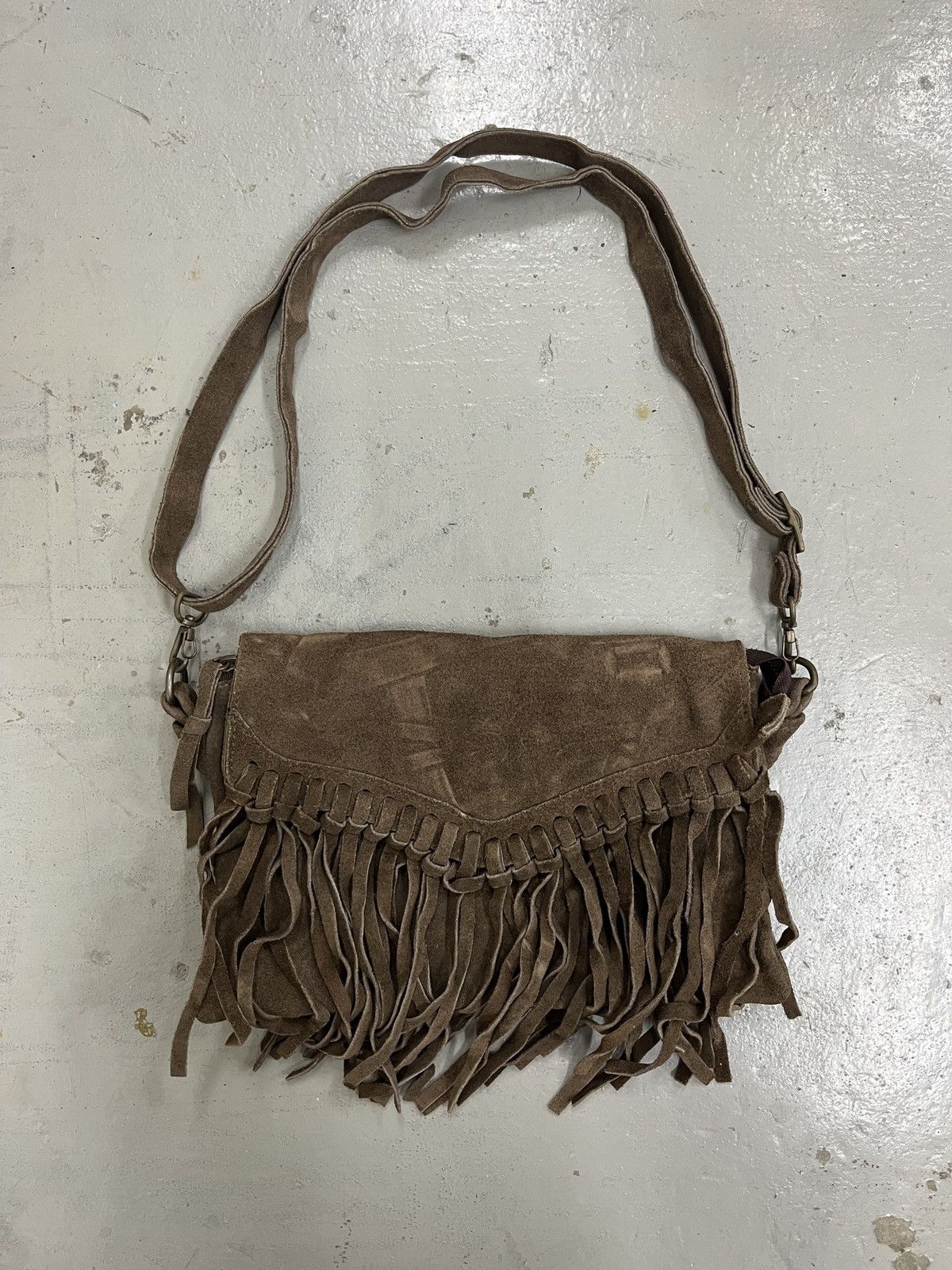 GOA 2000s GOA Fringe Brown Cowhide Suede Leather Sling Bag Size ONE SIZE - 12 Thumbnail