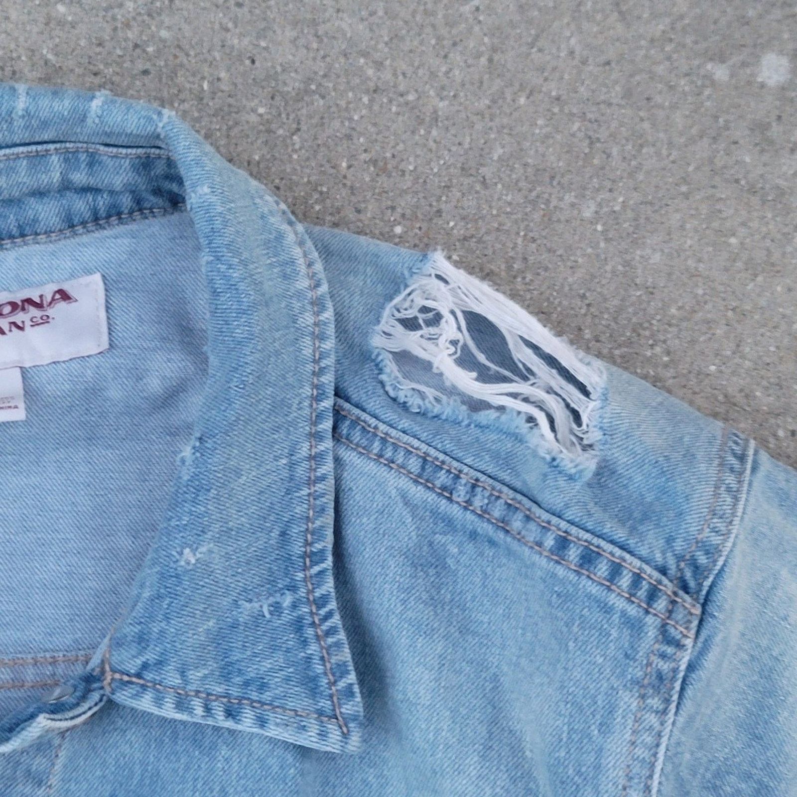 Arizona Jean Co. Arizona Jean Co Distressed Embroidered Roses Denim Jacket Size XL / US 12-14 / IT 48-50 - 7 Thumbnail