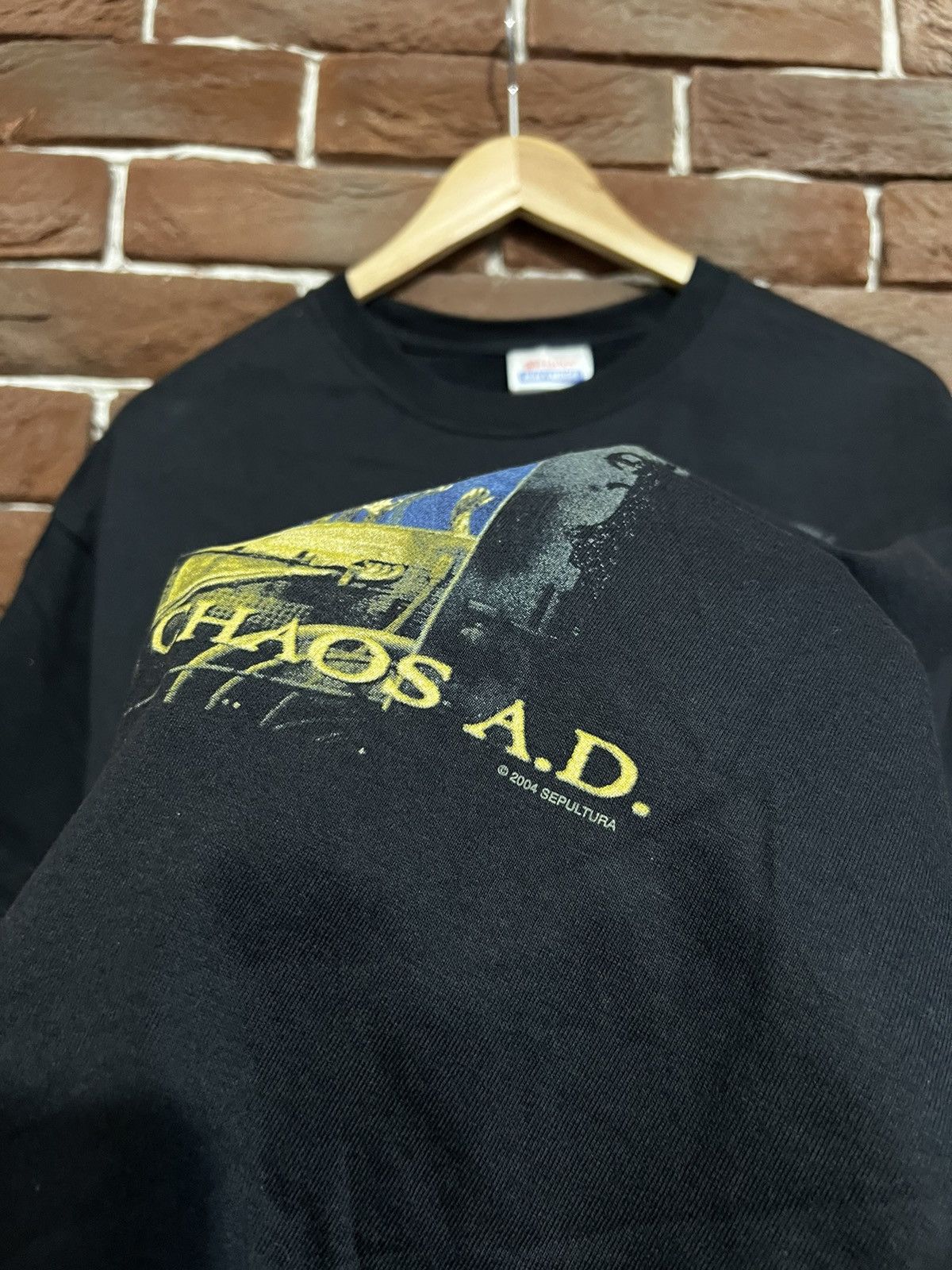 Band Tees Rare 00s Sepultura Chaos Ad Thrash Metal Band Tshirt Grail Size US L / EU 52-54 / 3 - 2 Thumbnail