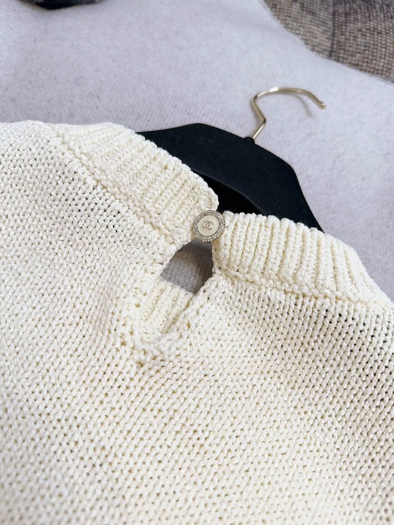 Chanel Chanel 22s beige high waist medium sleeve knit sweater Size XS / US 0-2 / IT 36-38 - 3 Thumbnail
