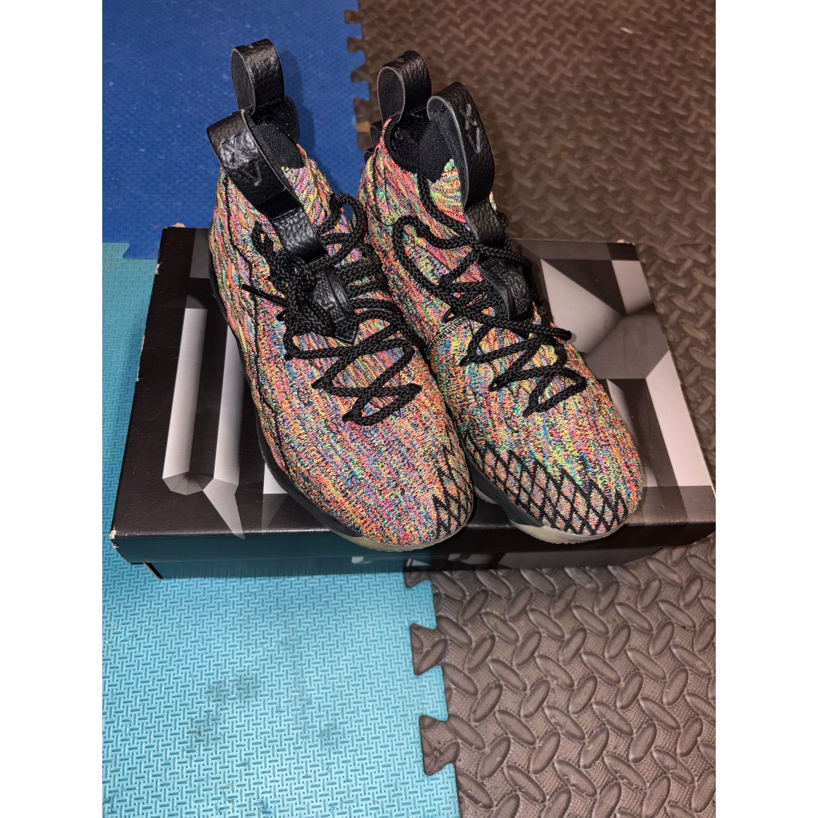 Nike Nike LeBron James 15 5Y kids four horsemen fruity pebbles Size US 5 / EU 37 - 1 Thumbnail