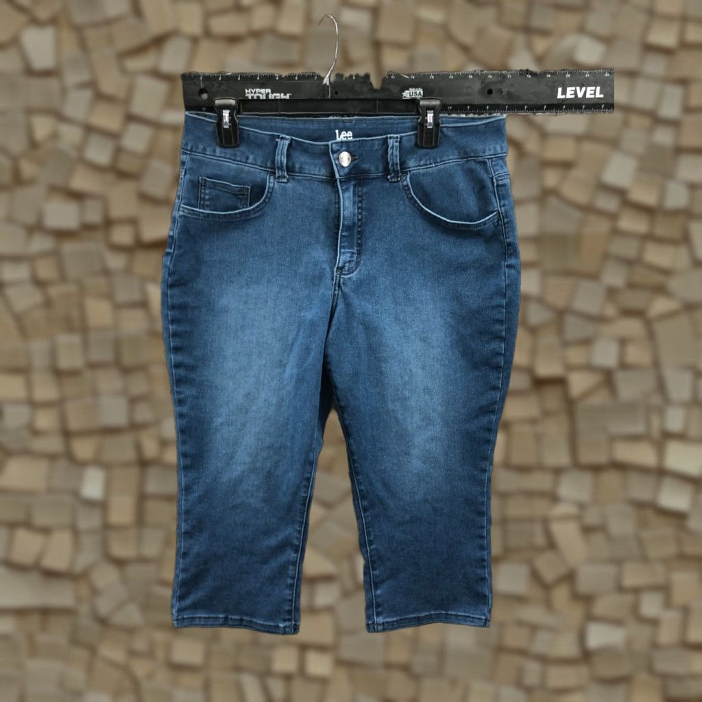 Lee Lee Riders Capri Jeans Womens 12 Medium Wash Blue Denim 5-Pocket Regular Size 34" / US 12 / IT 48 - 1 Thumbnail