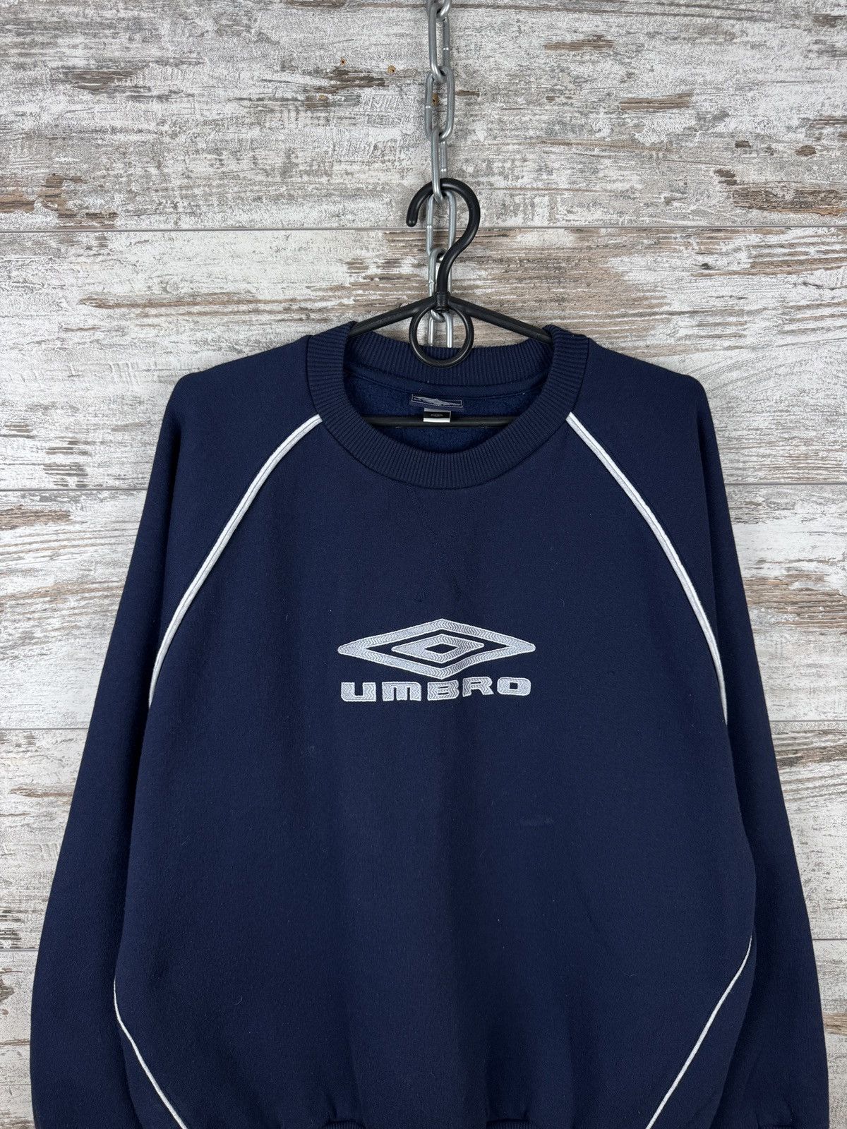 Umbro × Vintage Mens Vintage Umbro center logo sweatshirt y2k rare jacket Size US L / EU 52-54 / 3 - 2 Thumbnail