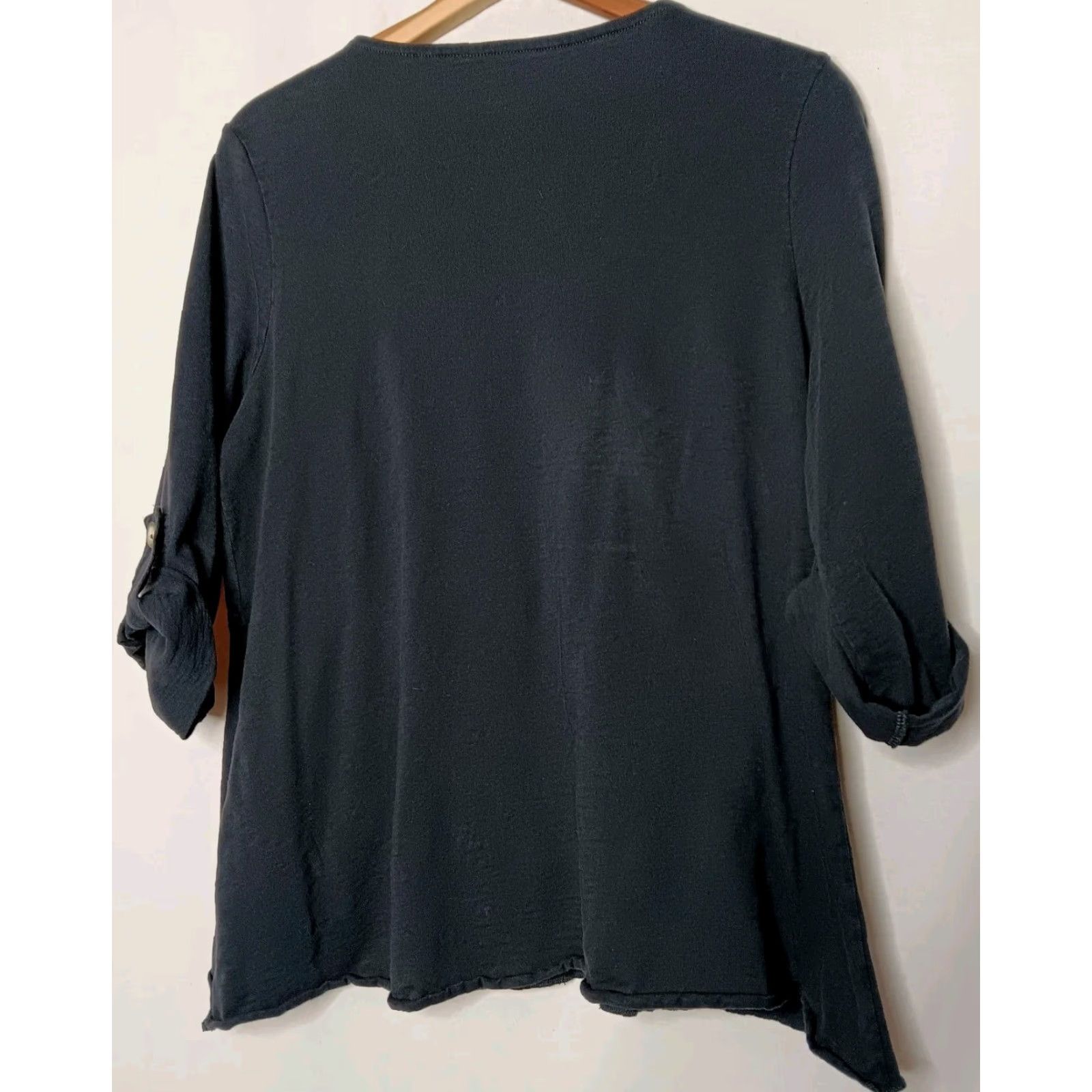 Soft Surroundings SOFT SURROUNDINGS Knit Henley Shirt Medium Dark Gray Roll Tab Sleeve Lagenlook Womens Size M / US 6-8 / IT 42-44 - 2 Thumbnail