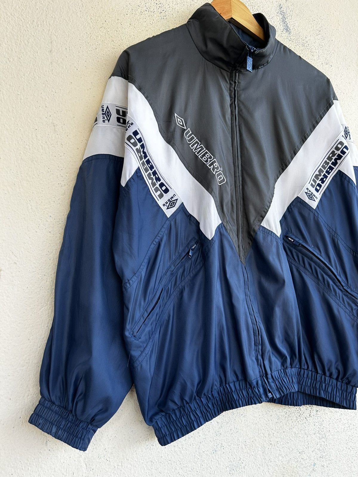 Umbro Vintage 90’s UMBRO Colour Block Nylon Windbreaker Size US S / EU 44-46 / 1 - 6 Thumbnail