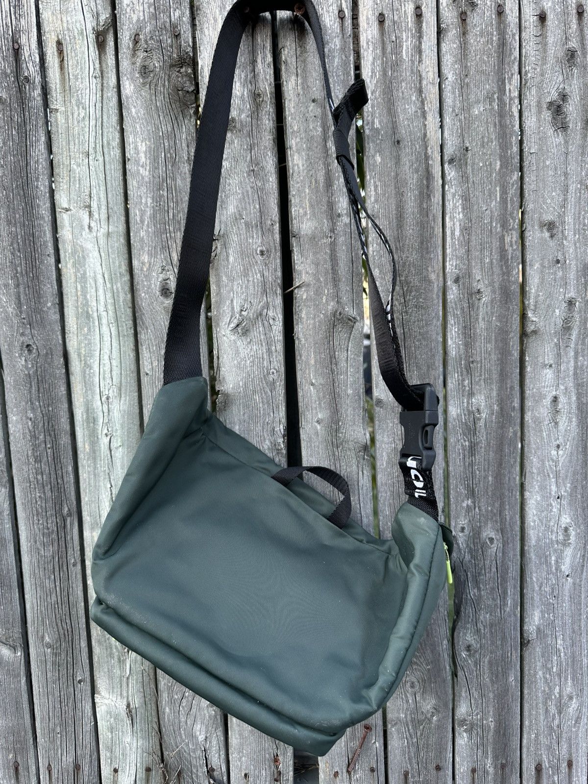 Lululemon shoulder bag