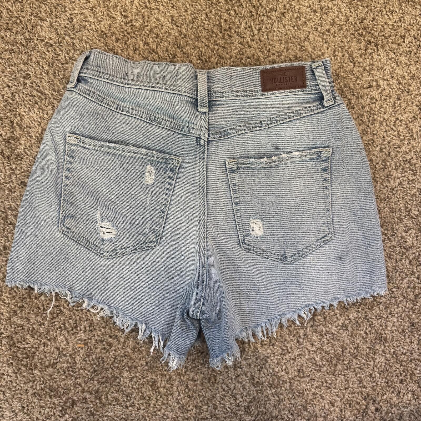Hollister Hollister Size 26 Light Wash Distressed Denim Shorts Size 26" / US 2 / IT 38 - 2 Thumbnail