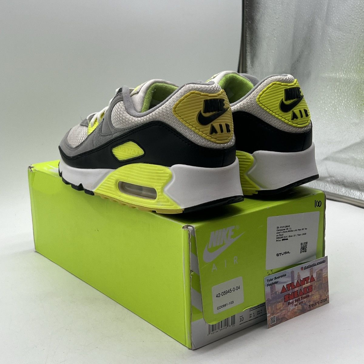 Nike Air max 90 volt Size US 10 / EU 43 - 4 Thumbnail