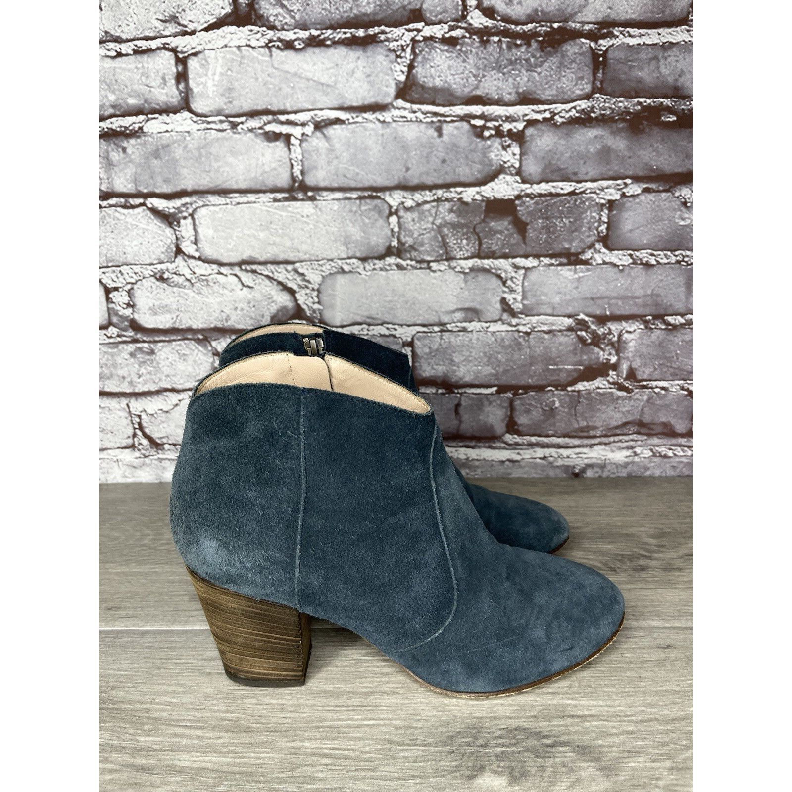 Club Monaco Club Monaco Brooklyn Blue Suede Side Zip Stacked Heel Bootie Size US 7.5 / IT 37.5 - 14 Thumbnail
