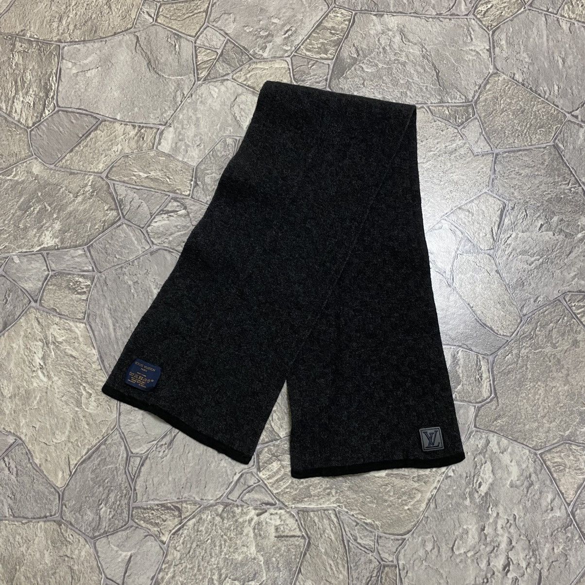 Louis Vuitton Louis Vuitton Scarf Damier LV Logo Gray and Black Wool Size ONE SIZE - 1 Thumbnail