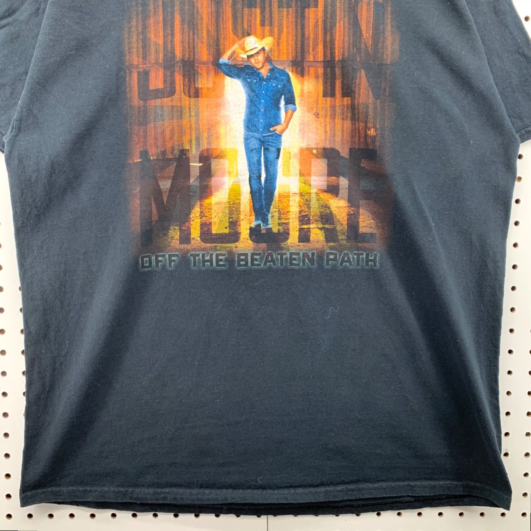 Gildan VINTAGE Justin Moore Off The Beaten Path Shirt Mens XL Black Music Band XL Shirt Mens Black Music Band 23.5x31 Size US XL / EU 56 / 4 - 4 Thumbnail