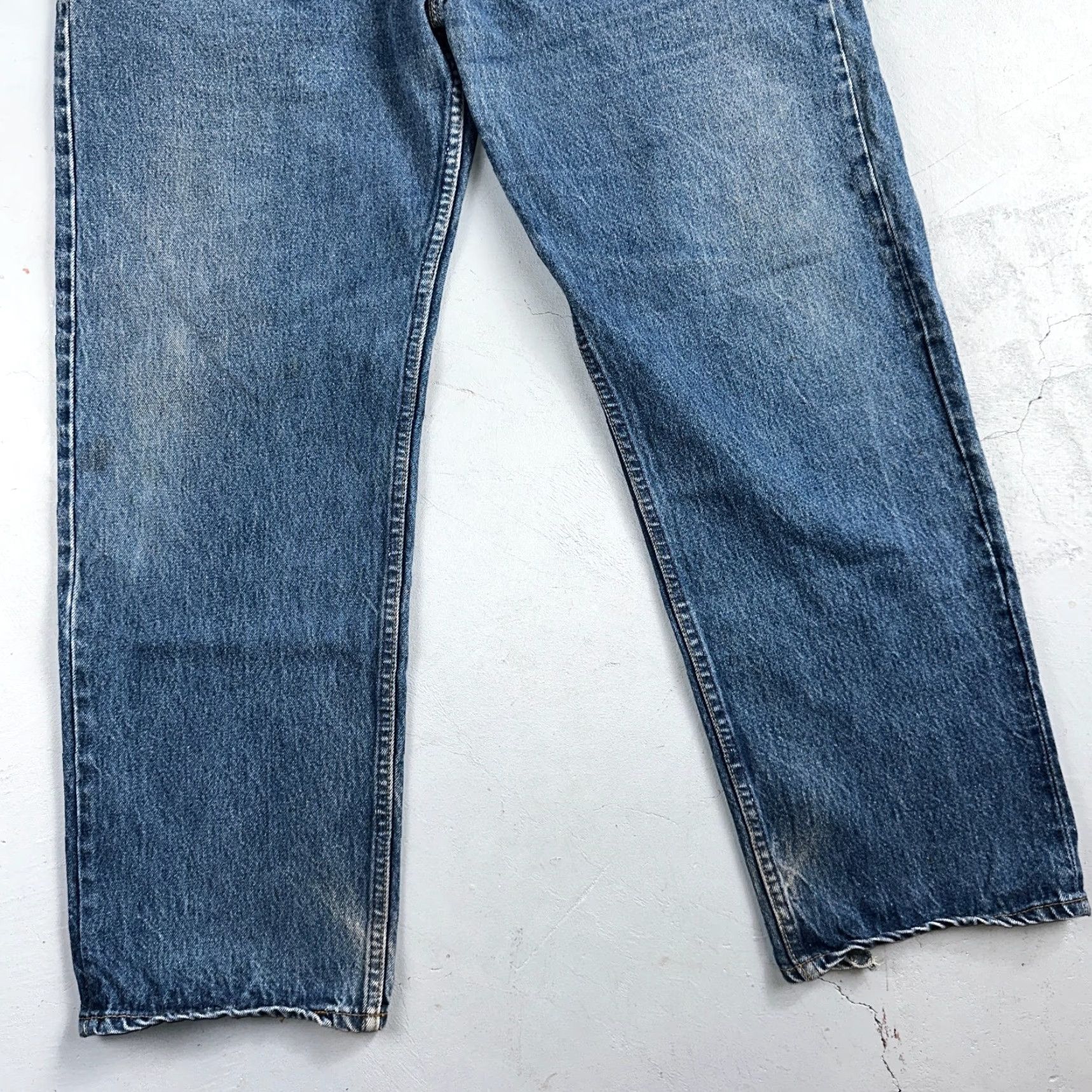 Levi's VINTAGE Levi's 501 Jeans Straight Men Blue 90s USA 40x30 Regular 30 Inseam Classic Mid Rise 10-12 Comfort Button Closure Denim Cotton Size US 40 / EU 56 - 3 Thumbnail