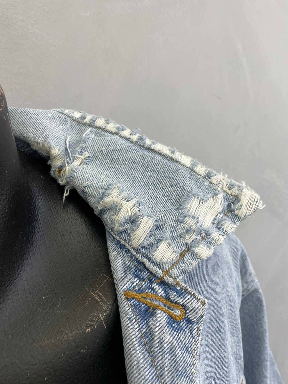 Lee Lee blue denim raiders jacket classic trucker jacjet faded Size US L / EU 52-54 / 3 - 9 Thumbnail