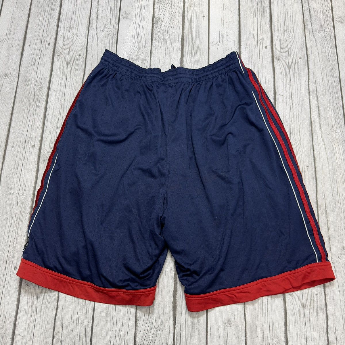 Adidas × Vintage Vintage Adidas shorts Size US 36 / EU 52 - 2 Thumbnail
