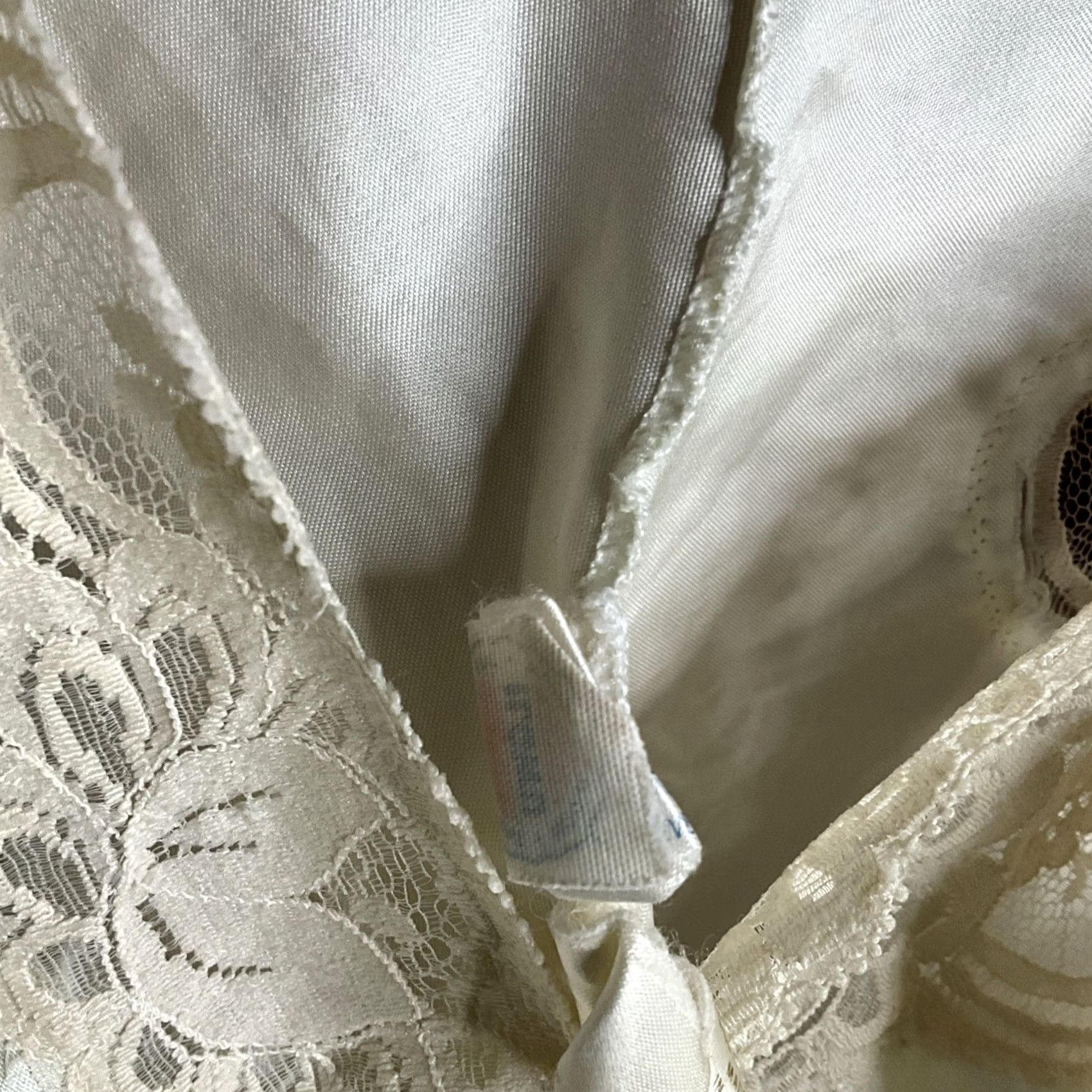 Victoria's Secret VINTAGE Victoria’s Secret Bodysuit Satin Lace Ivory Small S United States Union Made Womens Bodysuit Size S / US 4 / IT 40 - 6 Thumbnail