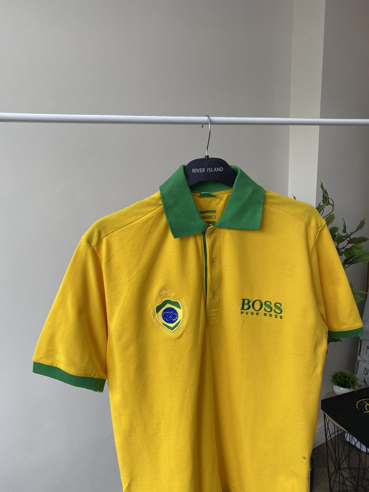 Hugo Boss × Vintage Vintage Hugo Boss Brazil Embroidered Yellow Green Polo Size US L / EU 52-54 / 3 - 7 Thumbnail