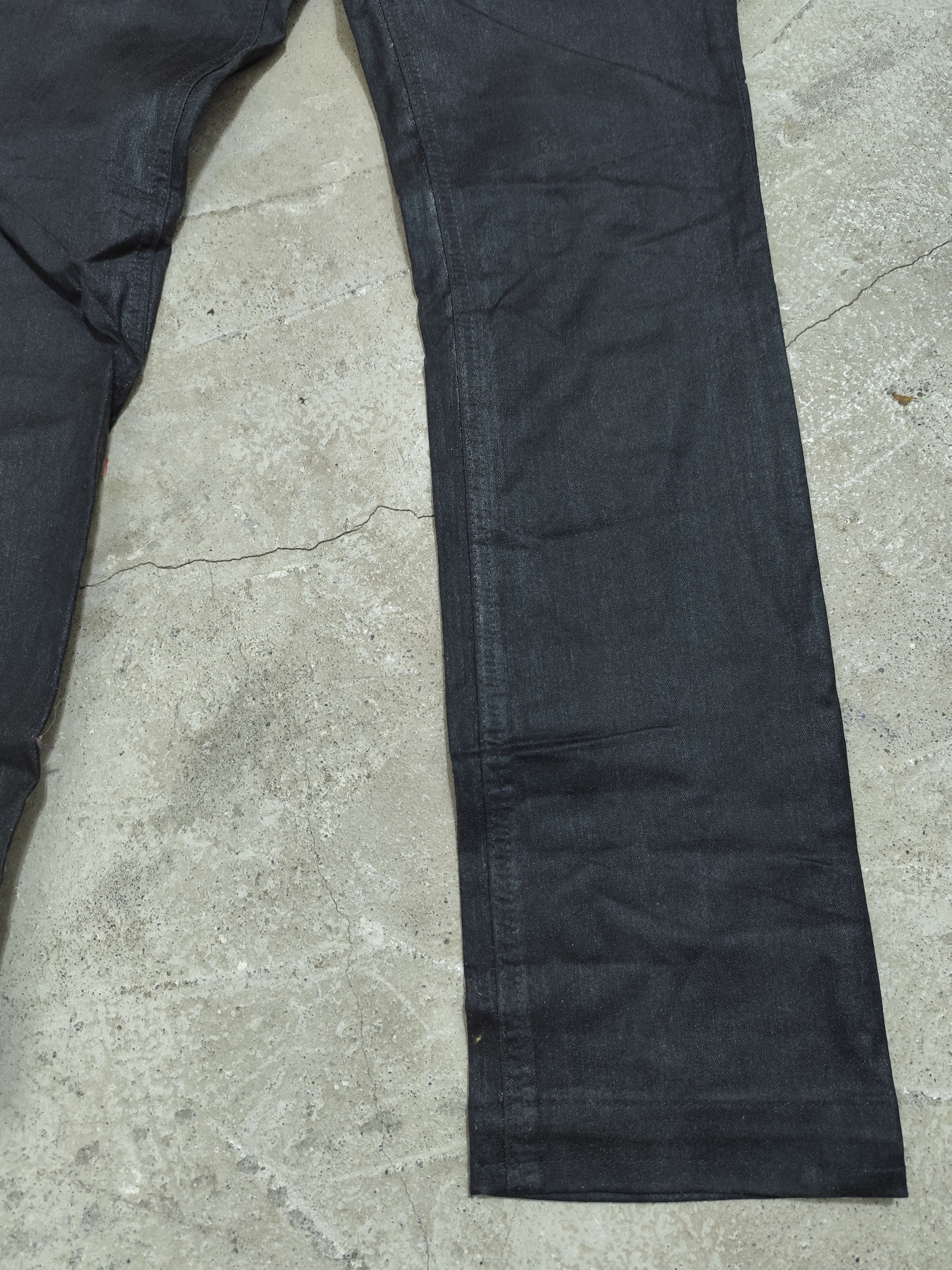 Neil Barrett NEIL BARRETT STRAIGHT CUT WAX COATED JEANS Size 27" / US 4 / IT 40 - 3 Thumbnail