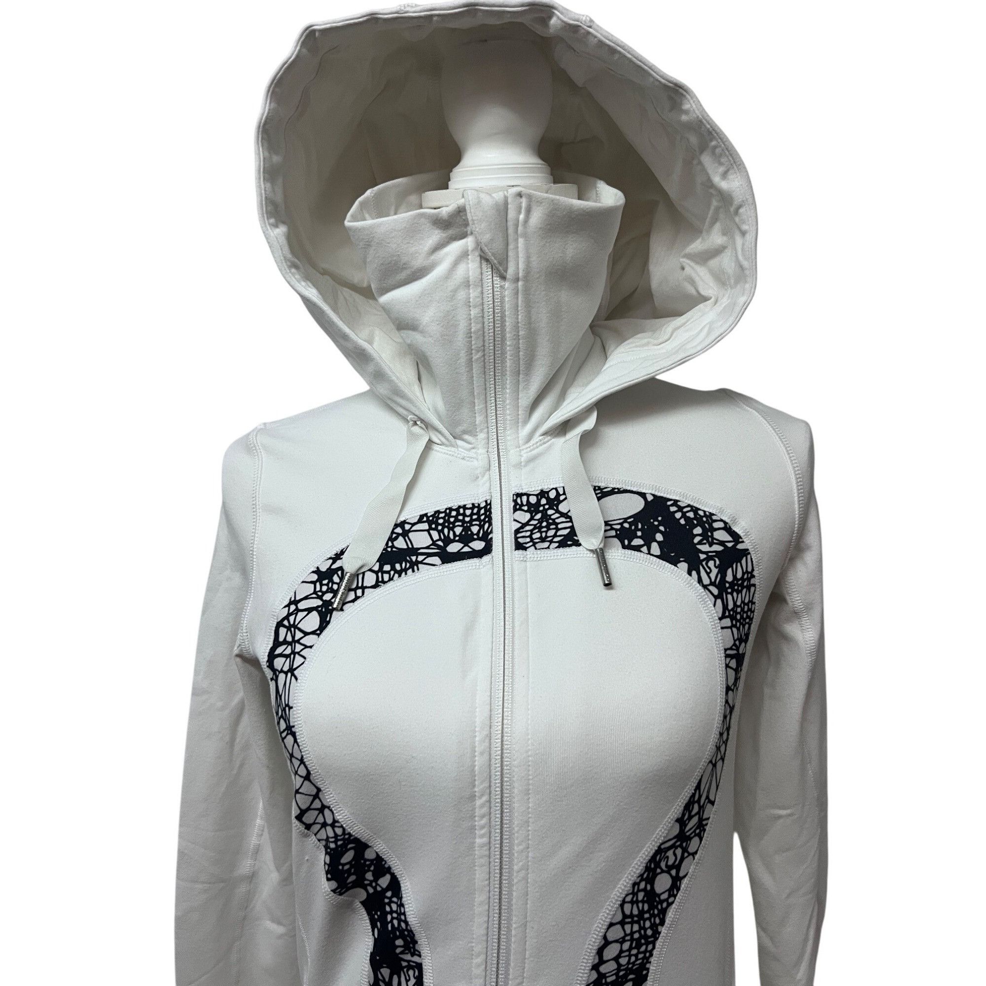 Lululemon Lululemon Womens White Scuba Hoodie Zip Up Jacket Sz 4 Zip P Size S / US 4 / IT 40 - 8 Thumbnail