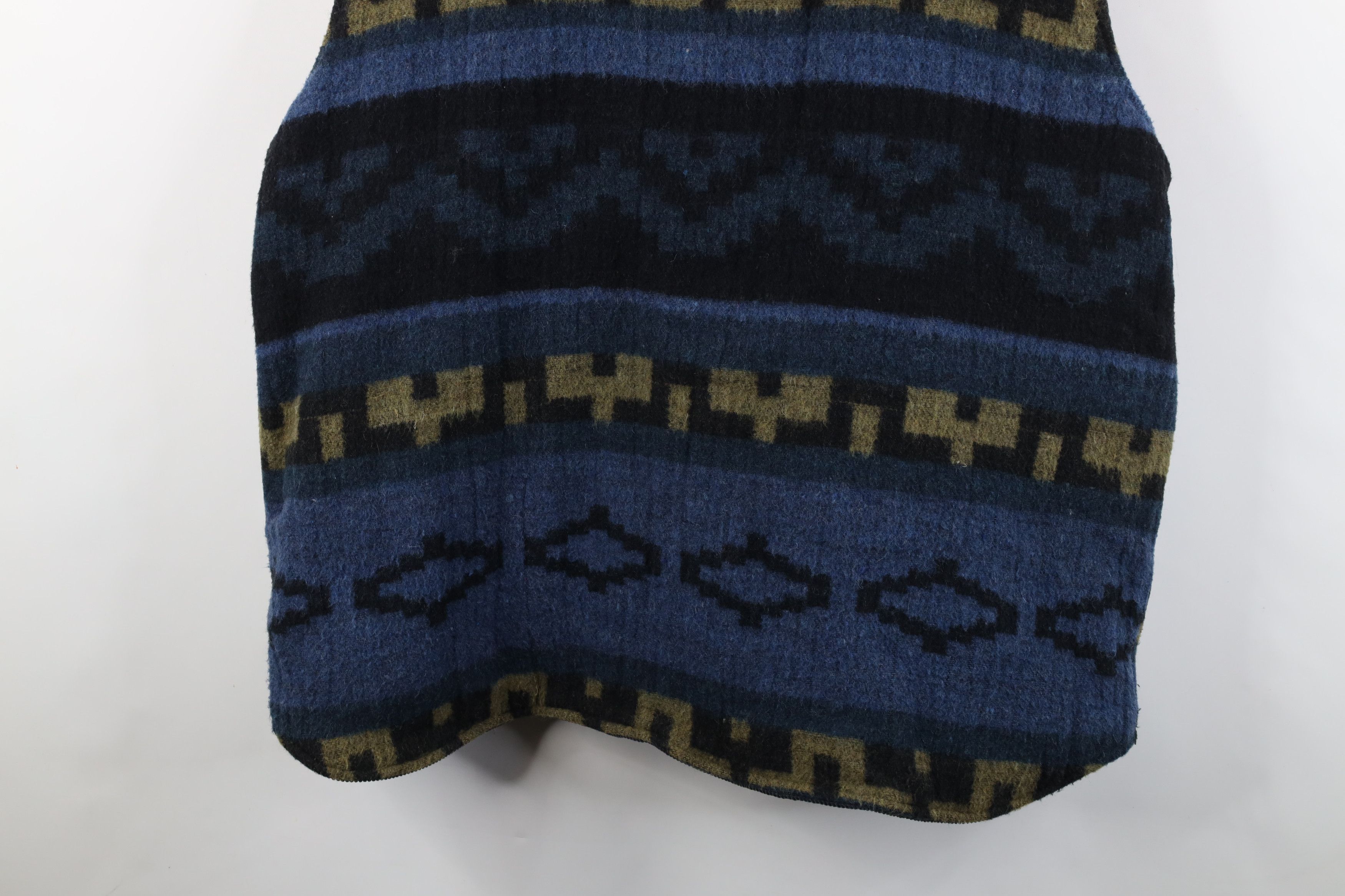 Vintage Vintage 90s Streetwear Reversible Blanket Southwestern Vest Size US XXL / EU 58 / 5 - 10 Thumbnail
