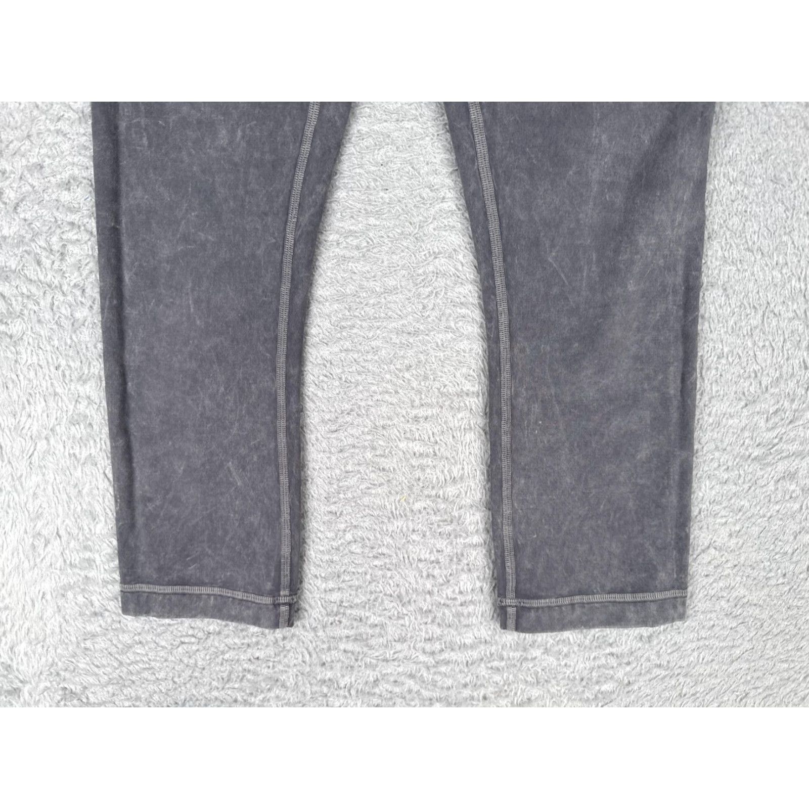 Lululemon Lululemon Wunder Under Pants Womens 4 Gray Hi-Rise 21" Crop Tight Leggings Yoga Gym & Training Womens) Size 27" / US 4 / IT 40 - 2 Thumbnail