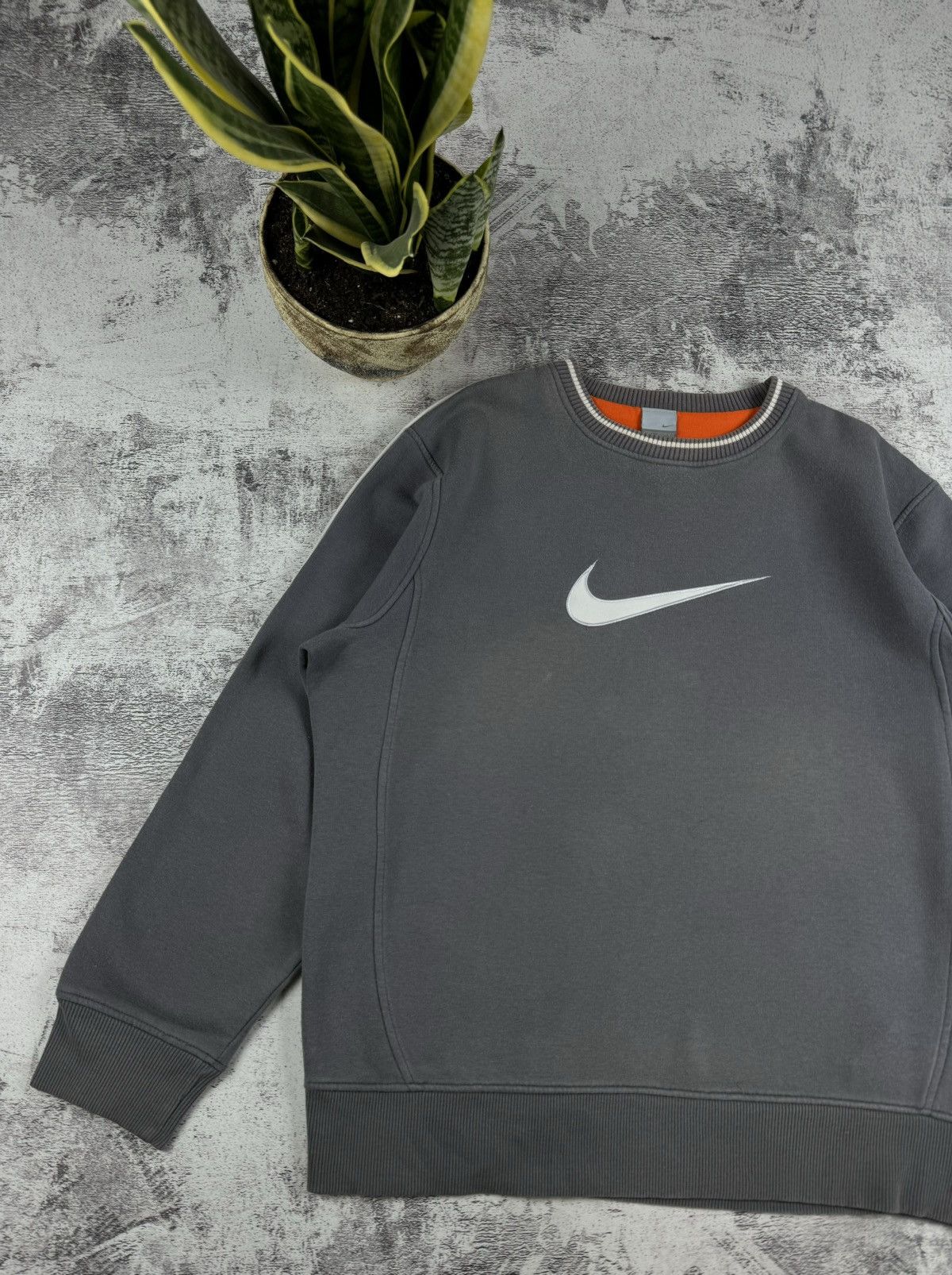 Nike Nike 90S Center Swoosh Logo Grey Sport Sweatshirt Y2K Hoodie Size US L / EU 52-54 / 3 - 2 Thumbnail