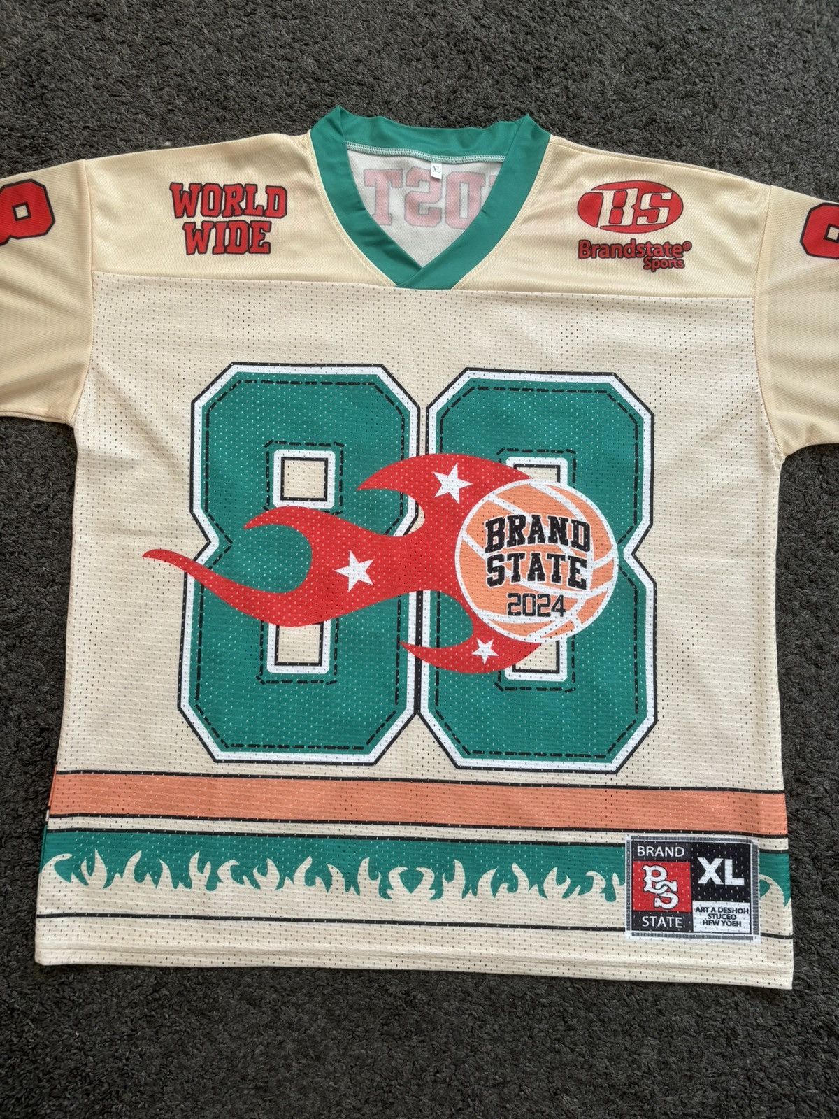 Japanese Brand Vintage oversize basketball 80 football cream green jersey Size US M / EU 48-50 / 2 - 4 Thumbnail