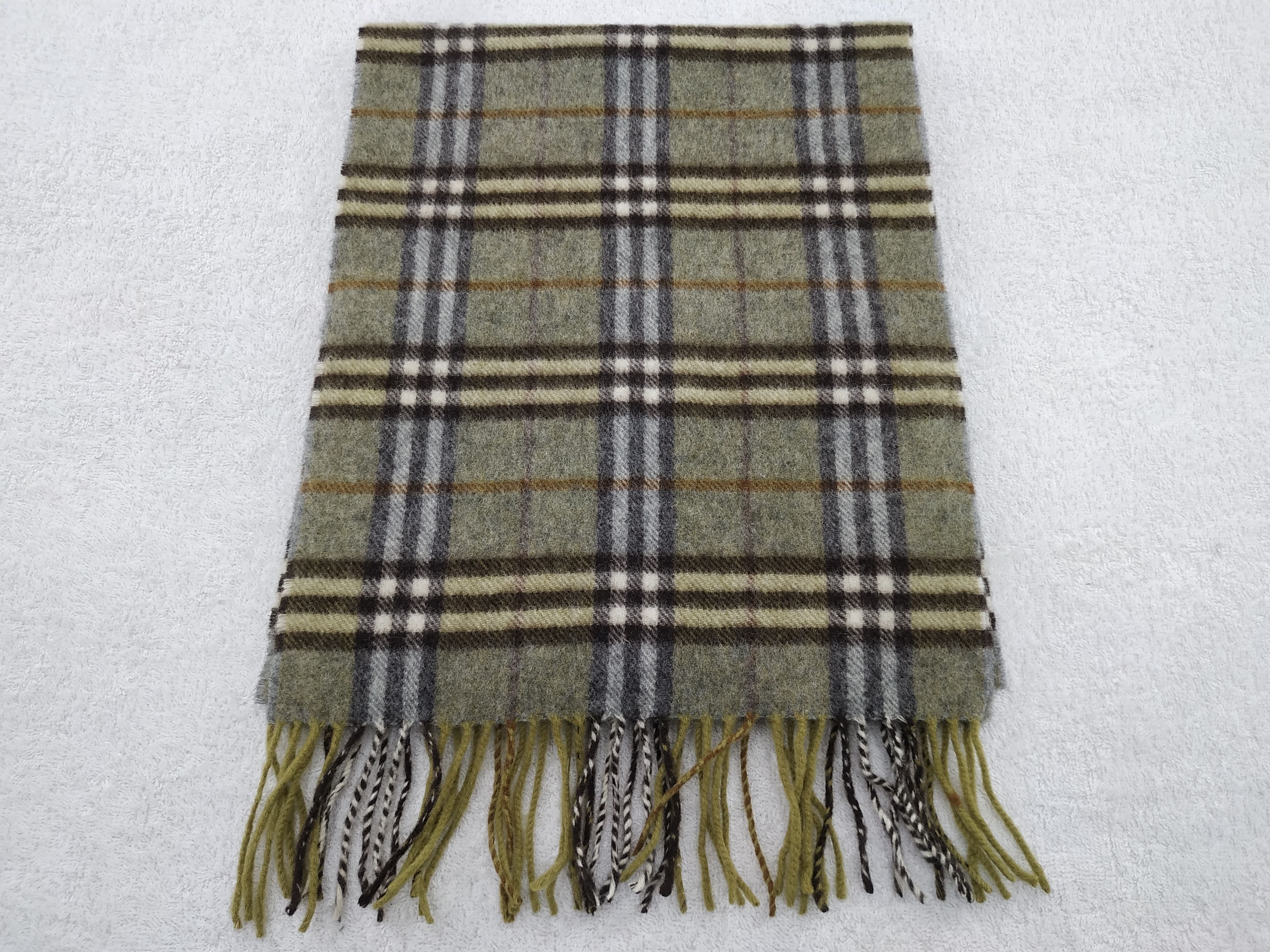 Burberry Vintage Burberry Scarf/Muffler/Neckwear MF481 Size ONE SIZE - 1 Thumbnail