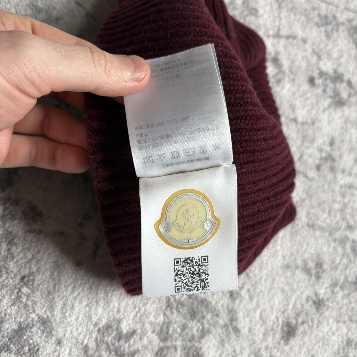 Moncler Moncler Berreto Tricot Double Logo Patch Beanie Burgundy Size ONE SIZE - 5 Thumbnail