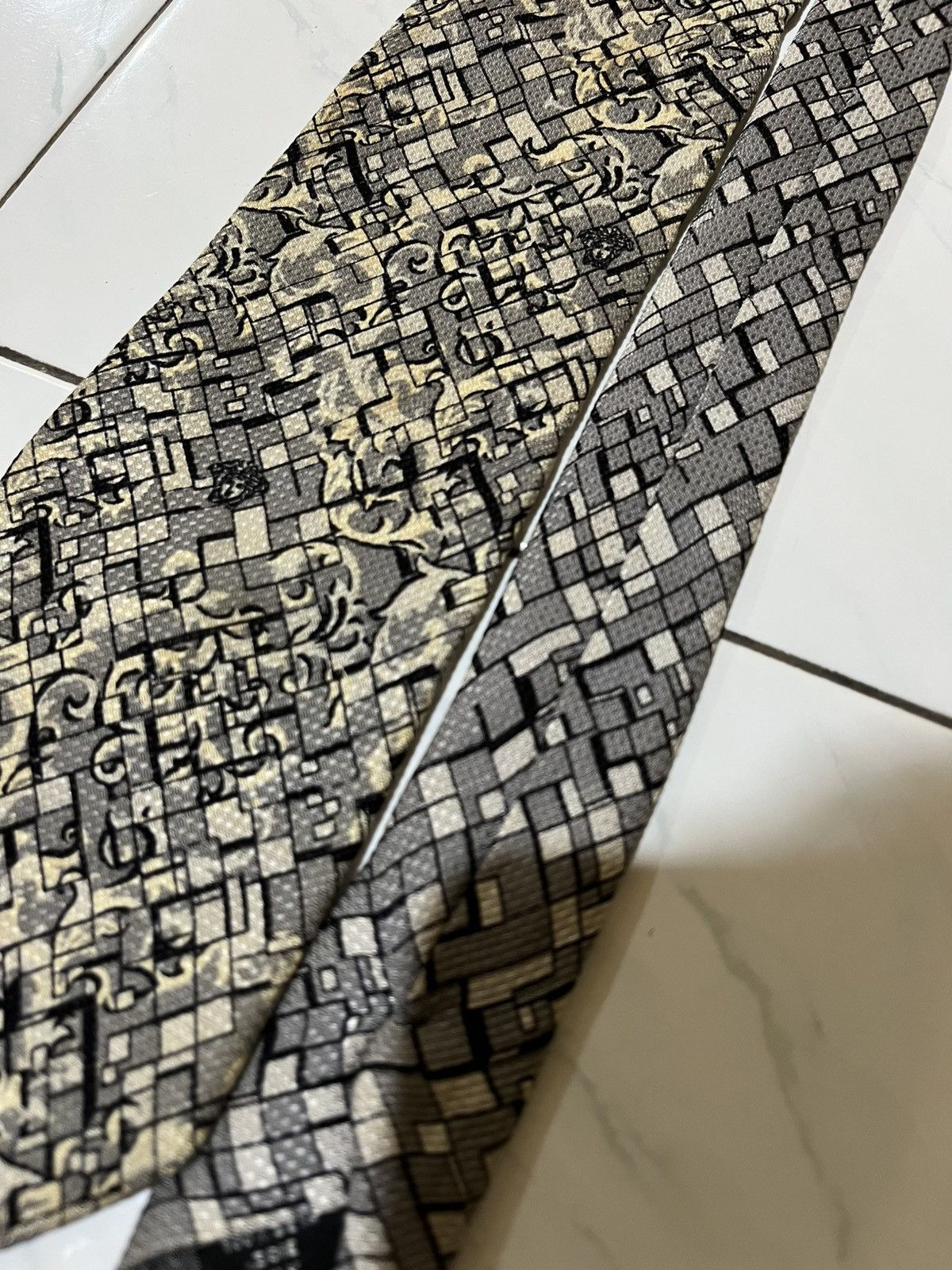 Designer 🔥 Bundle 2 Ties Gianni Versace & Celine Paris Size ONE SIZE - 6 Thumbnail